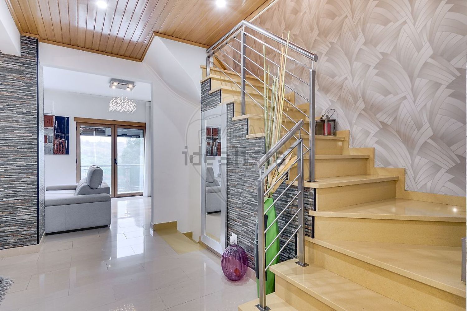 小楼房或独栋别墅出售在Rua Forças Armadas - 详情