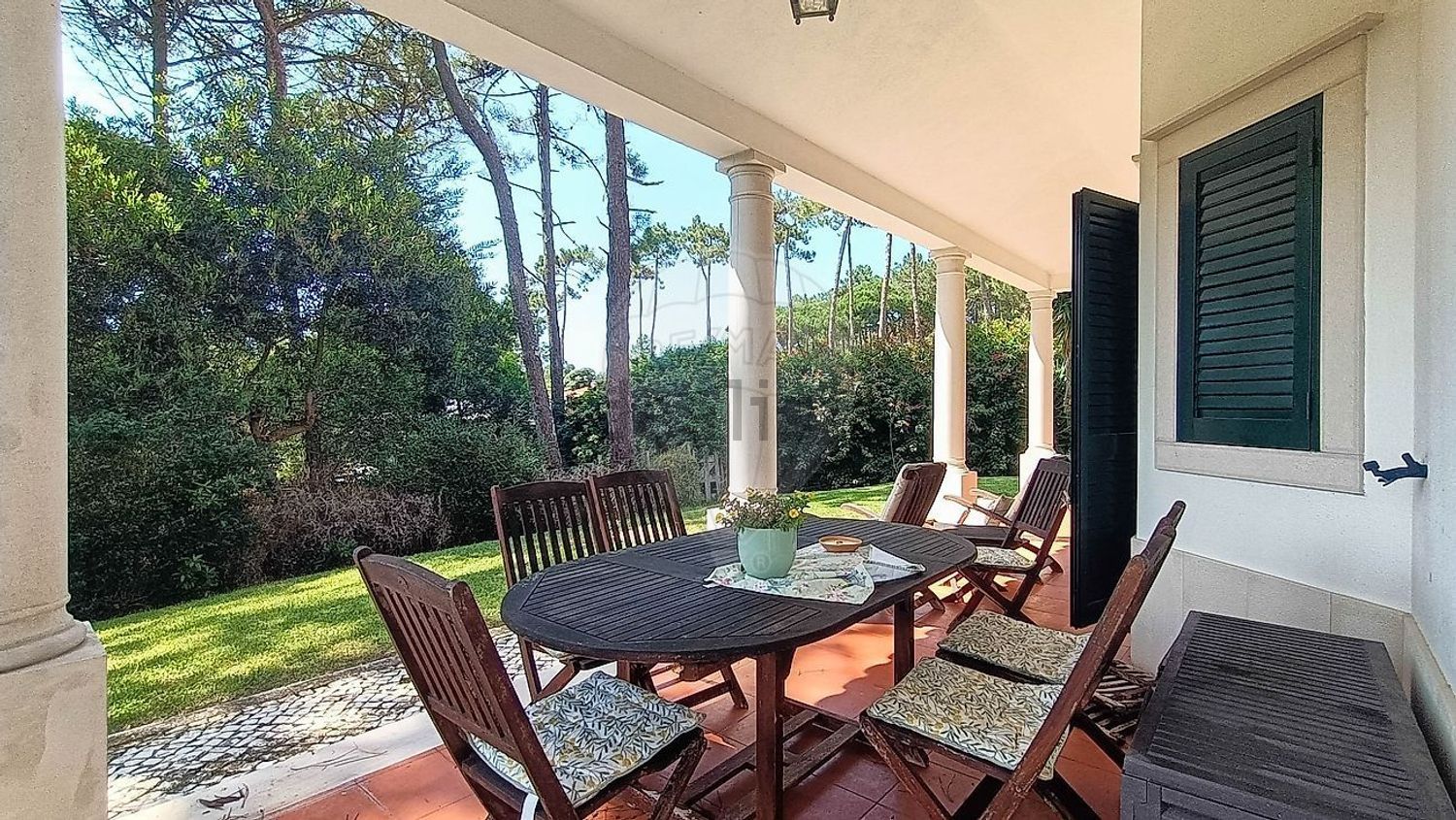 小楼房或独栋别墅出售在Rua da Mofina - 阳台