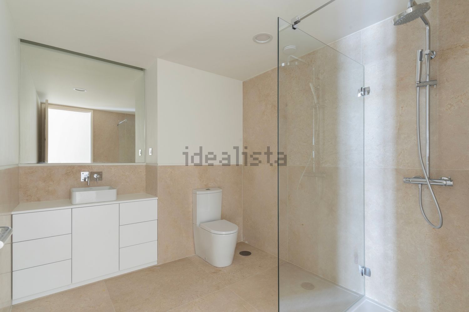 出租公寓 t2在Rua de São Bento, 19 - 卫生间