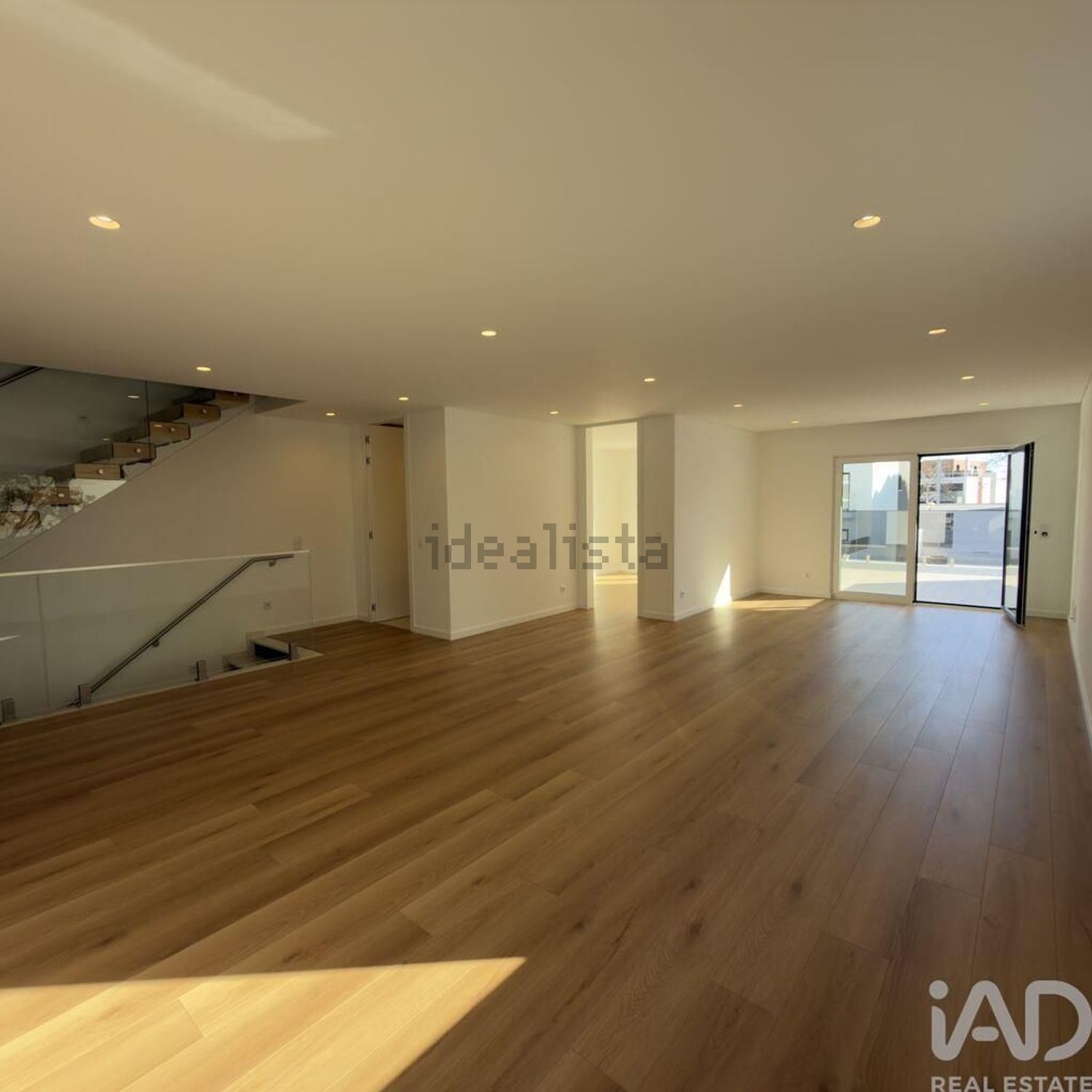 小楼房或独栋别墅出售在São Pedro do Estoril - 客厅