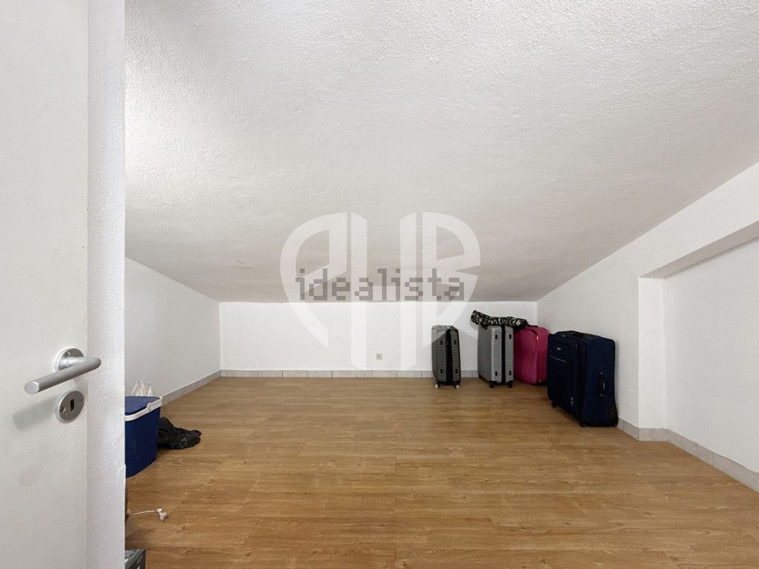 小楼房或独栋别墅出售Cm1029 - 居住