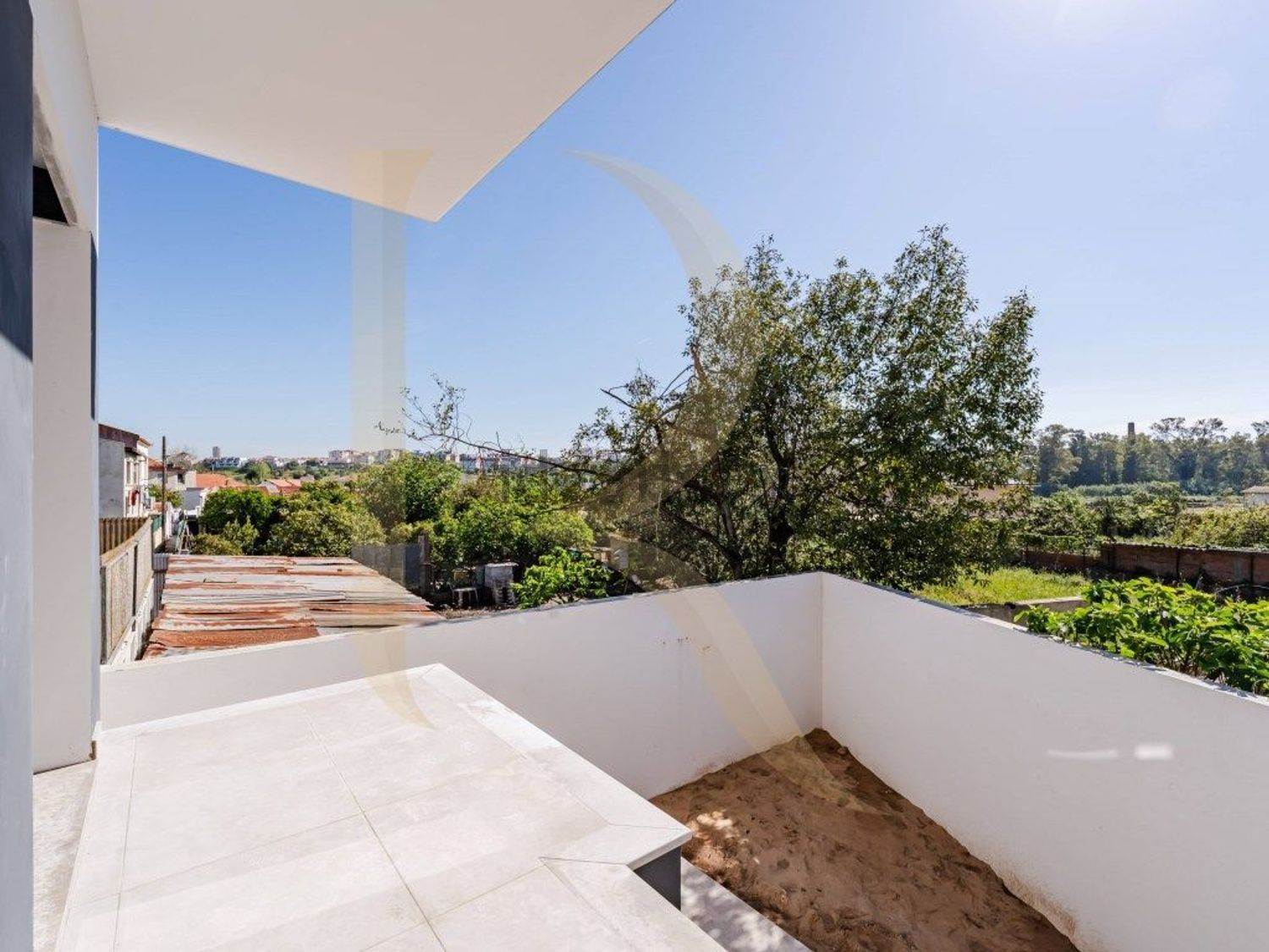 小楼房或独栋别墅出售在Fogueteiro - 游泳池