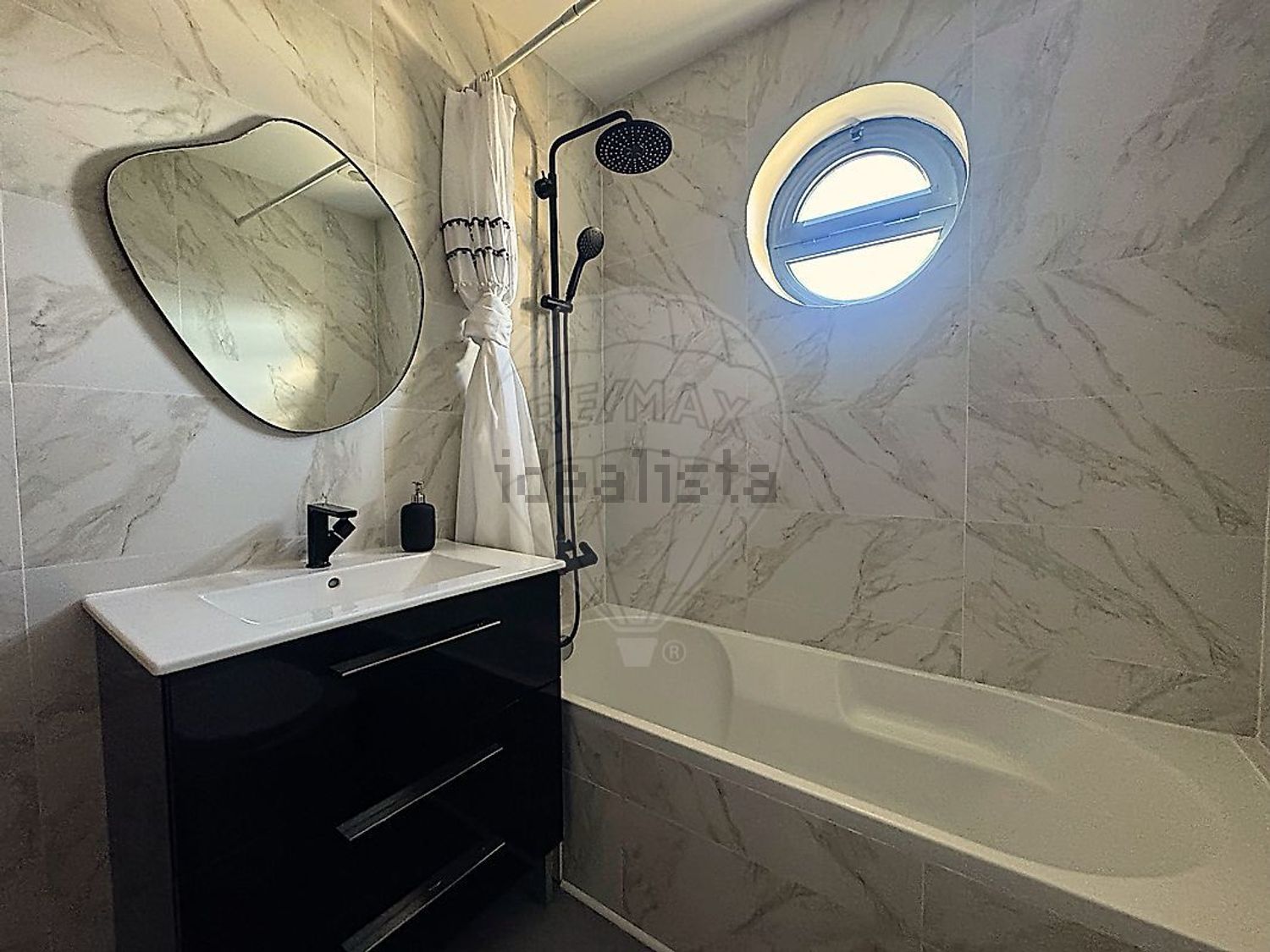 出租小楼房或独栋别墅在Rua Rosa Ramalho, 31 - 卫生间