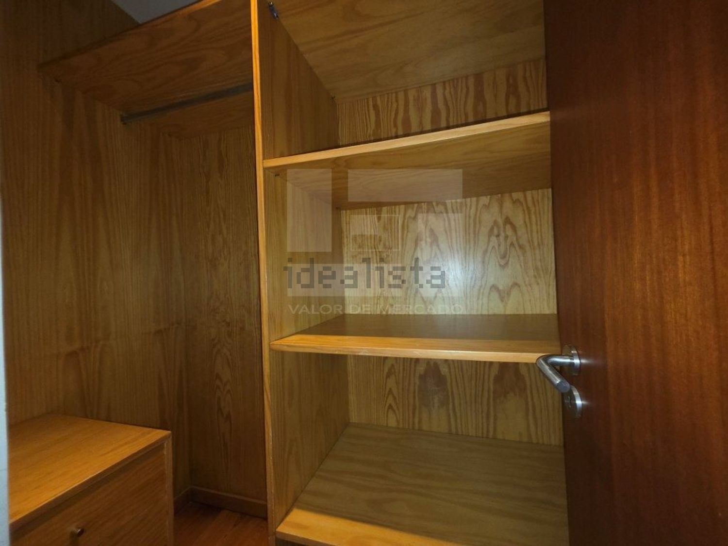 出租小楼房或独栋别墅在Rua Mato da Mina, 22 - 试衣间