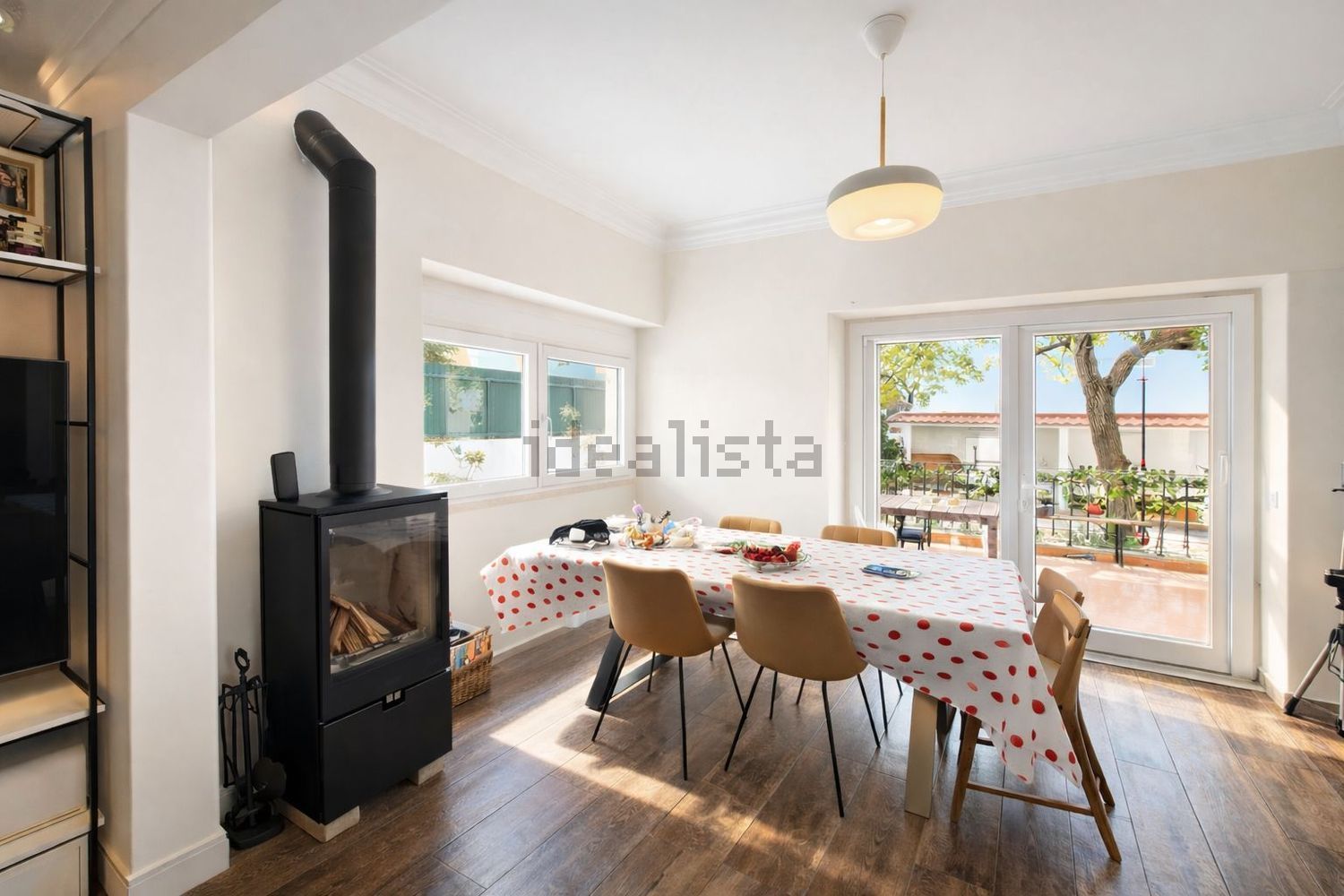 小楼房或独栋别墅出售在Estrada Nacional 10 - 客厅