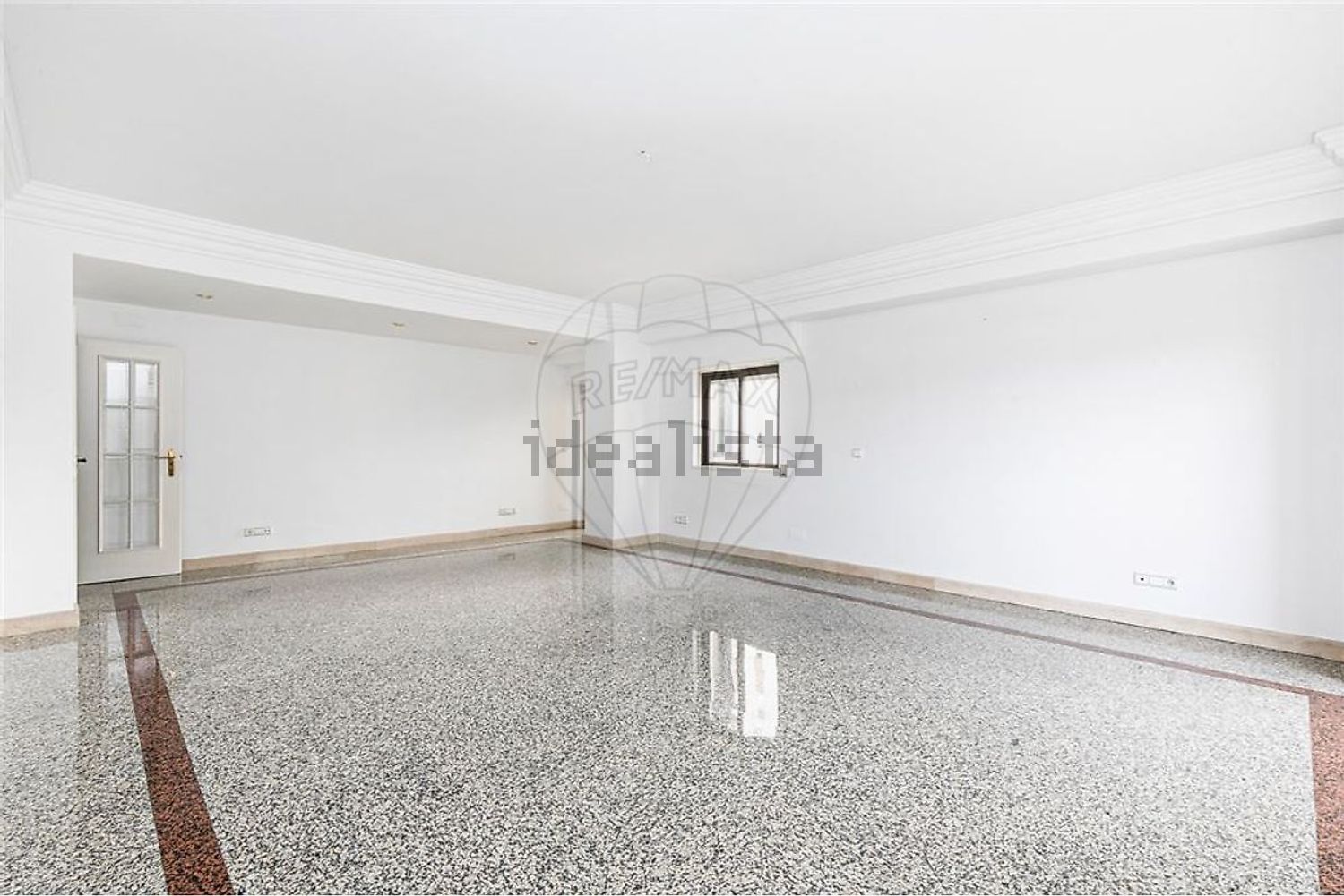 出租公寓 t4在Rua Major Neutel de Abreu - 居住