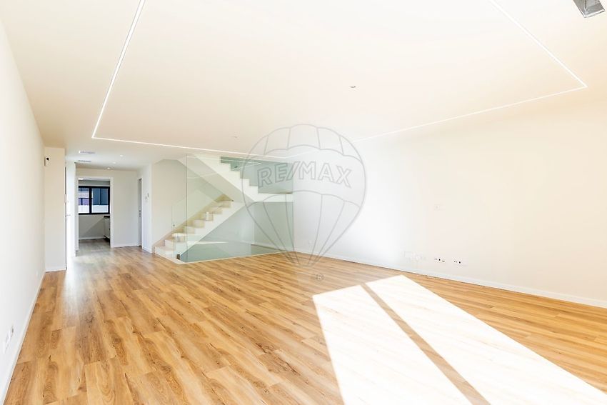 小楼房或独栋别墅出售在Rua Douro