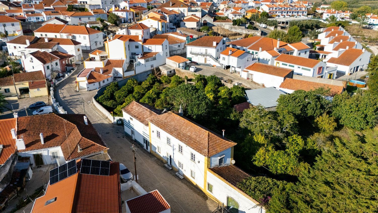 小楼房或独栋别墅出售在Rua Direita - 外立面