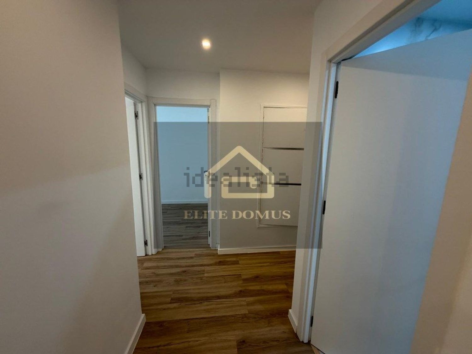 公寓 t2出售在Rua Jaime Martins Barata - 照片