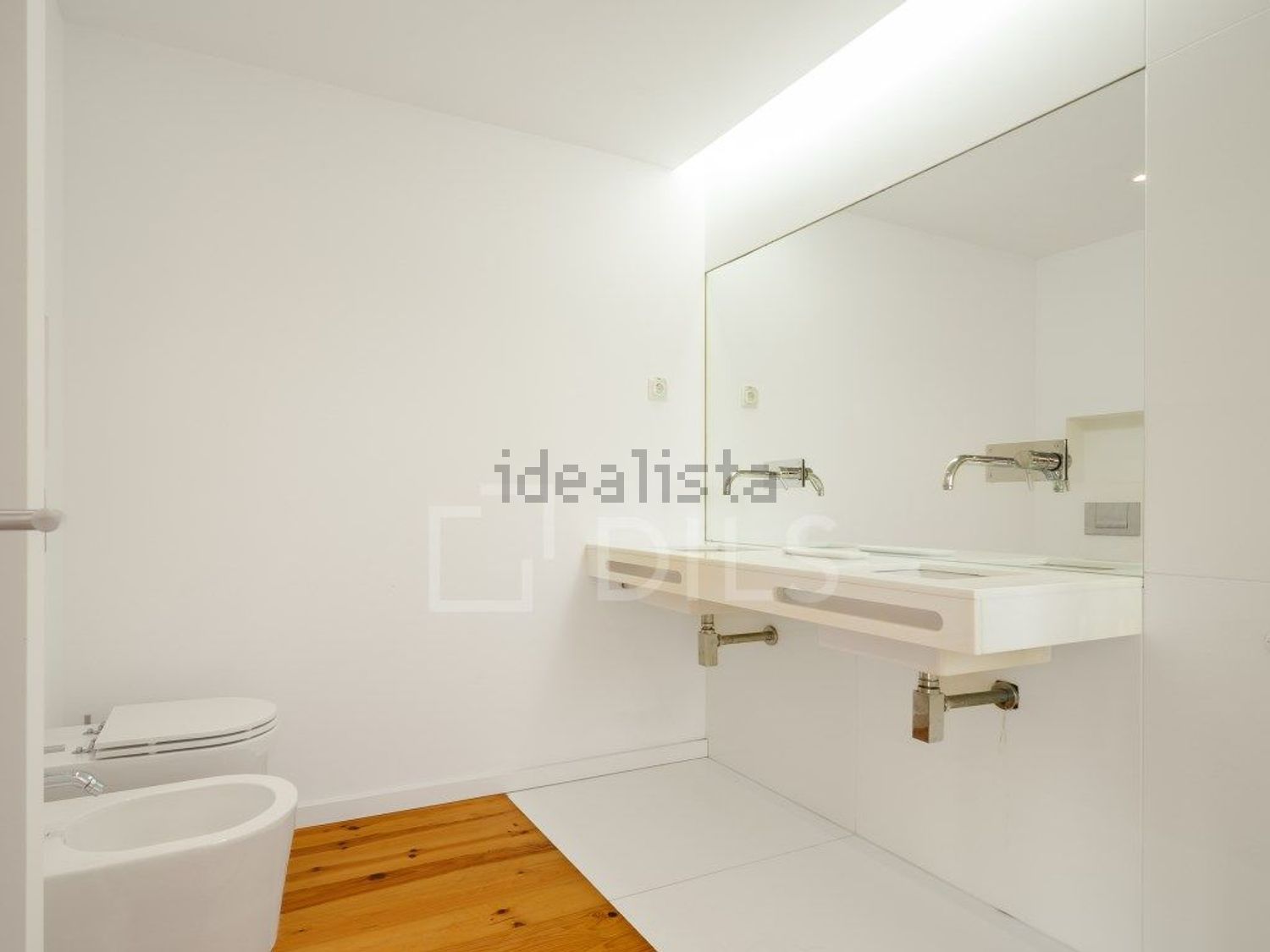 小楼房或独栋别墅出售在Rua do Pinhal - 卫生间