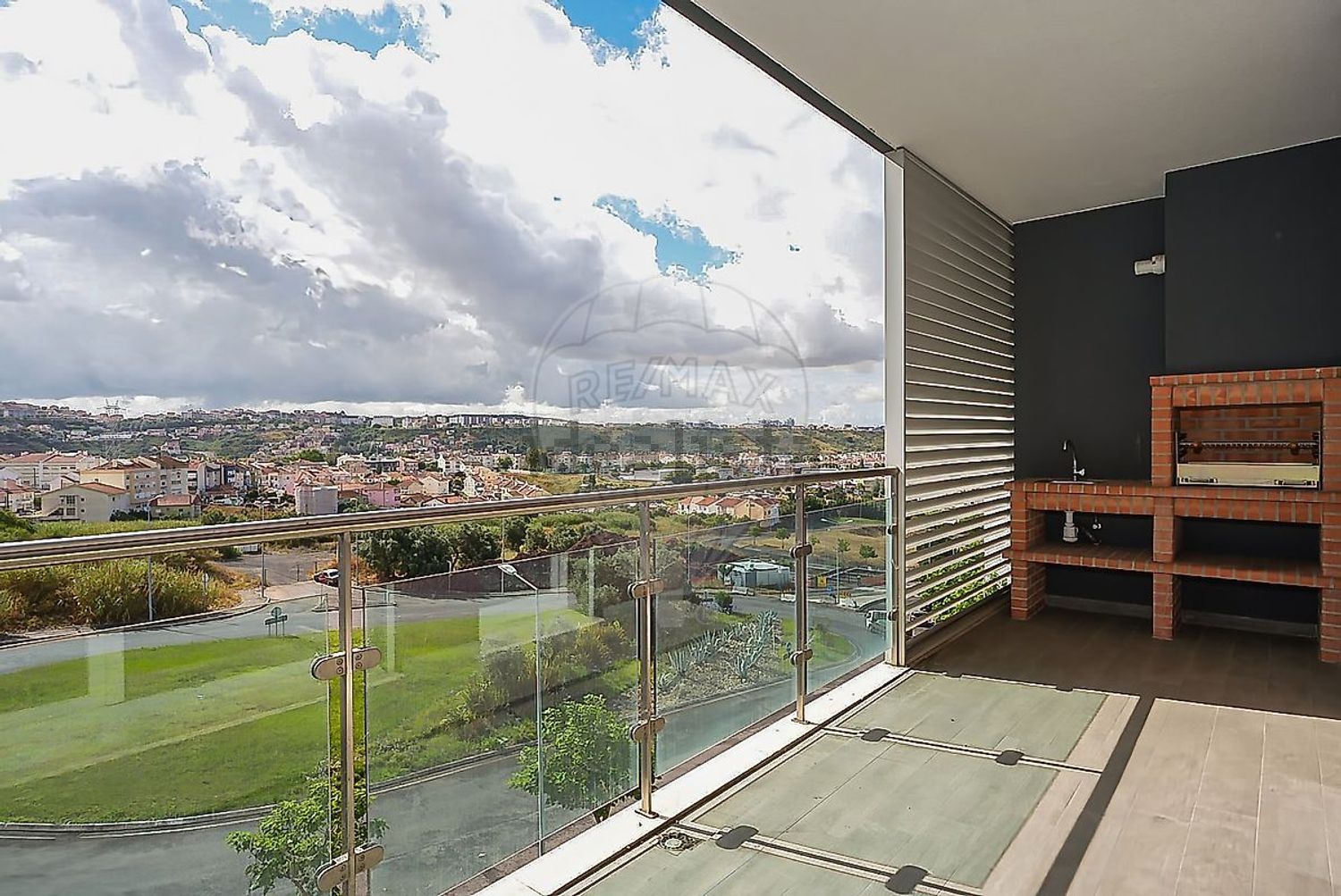 出租公寓 t2在Rua Maria Matos - 阳台