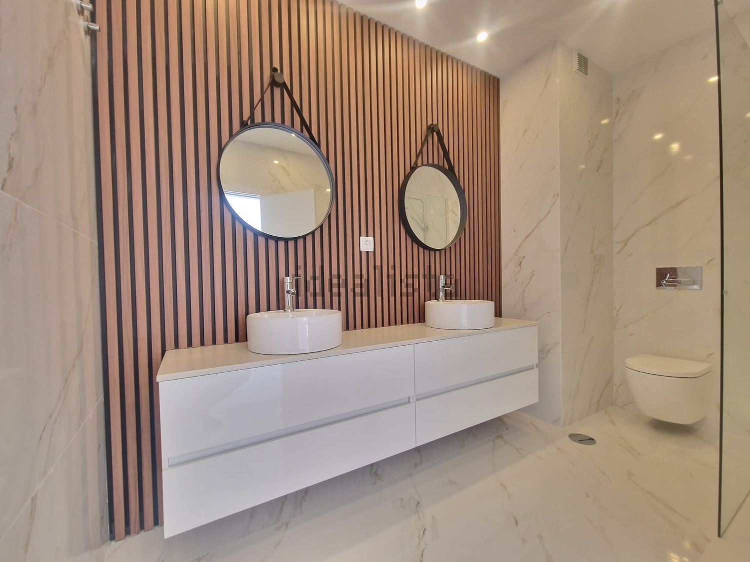 出租公寓 t3在Rua Movimento das Forças Armadas s/n - 卫生间