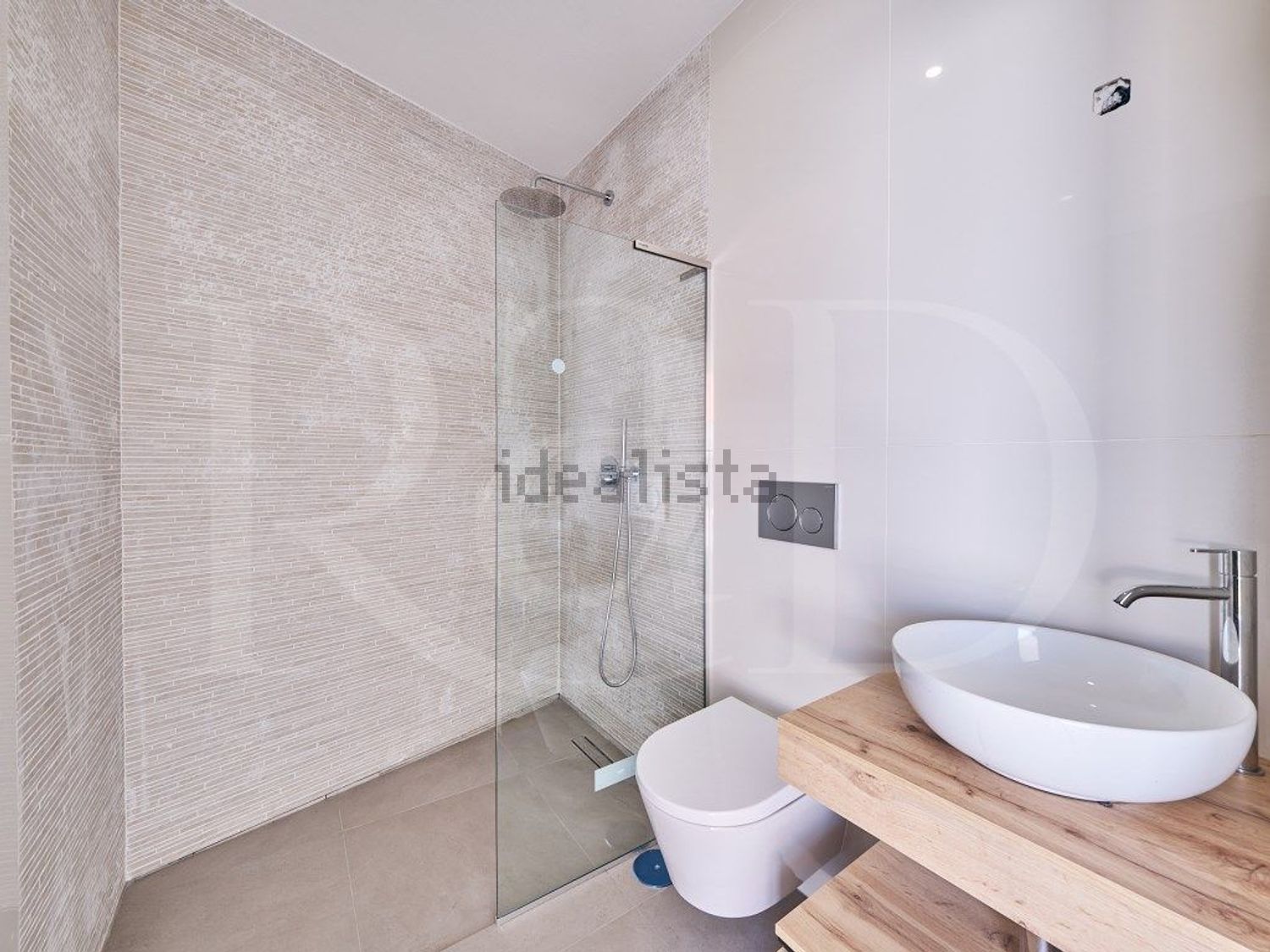 小楼房或独栋别墅出售在Rua do Massapêz, 43 - 卫生间