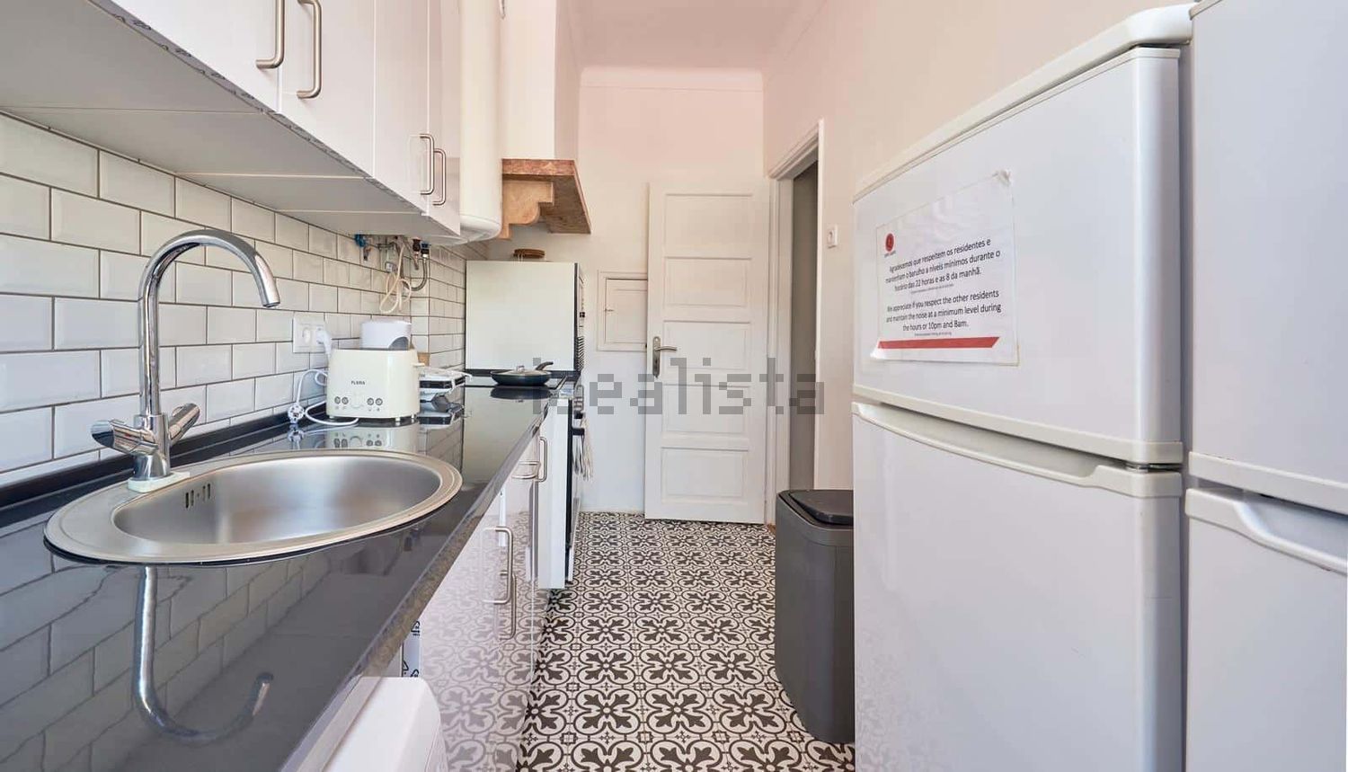 出租房间在Avenida Eduardo Jorge s/n - 厨房