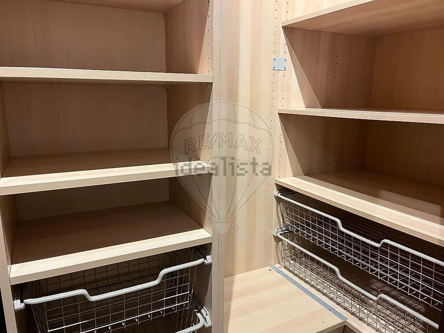 出租公寓 t1在Avenida Professor Doutor Reinaldo dos Santos - 试衣间