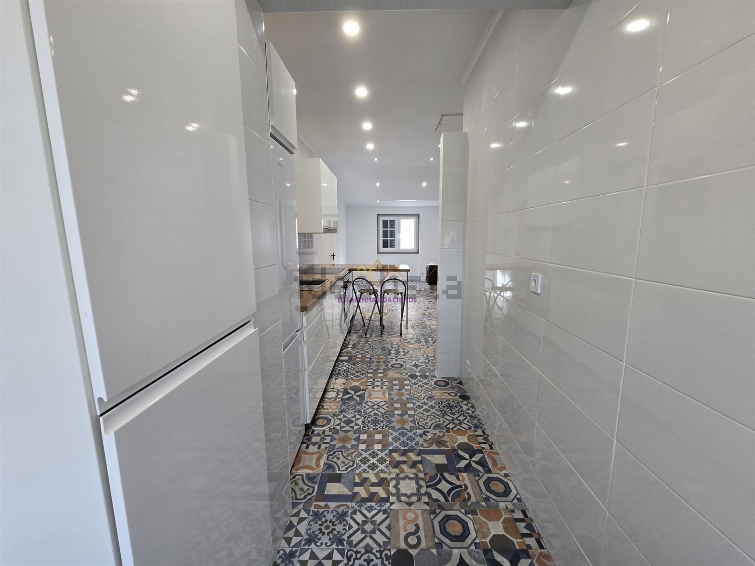 出租公寓 t1在Rua Delfim de Almeida Fernandes, 20 - 厨房