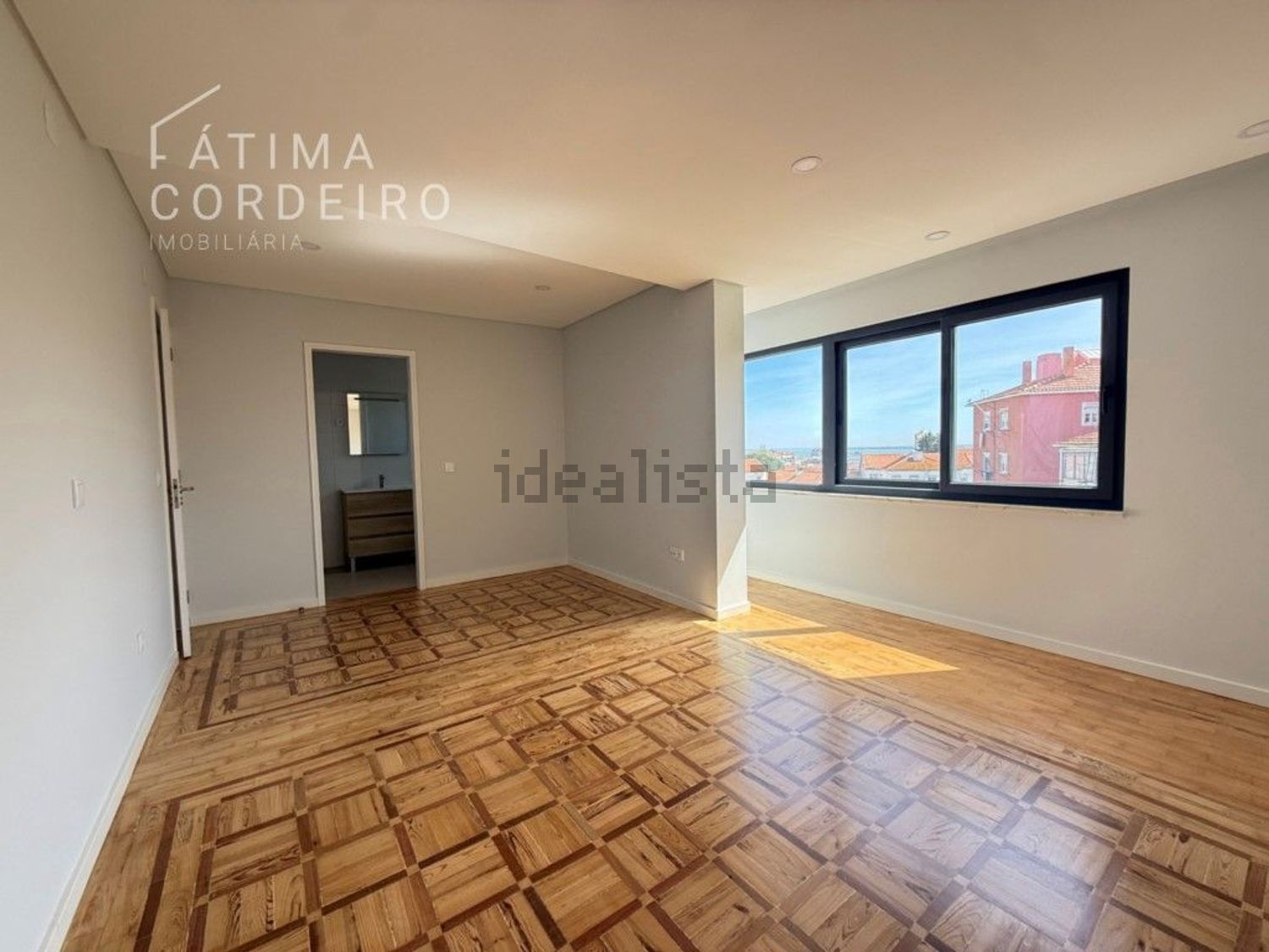 出租公寓 t2在Rua Capitão Leitão, 77 a - 居住