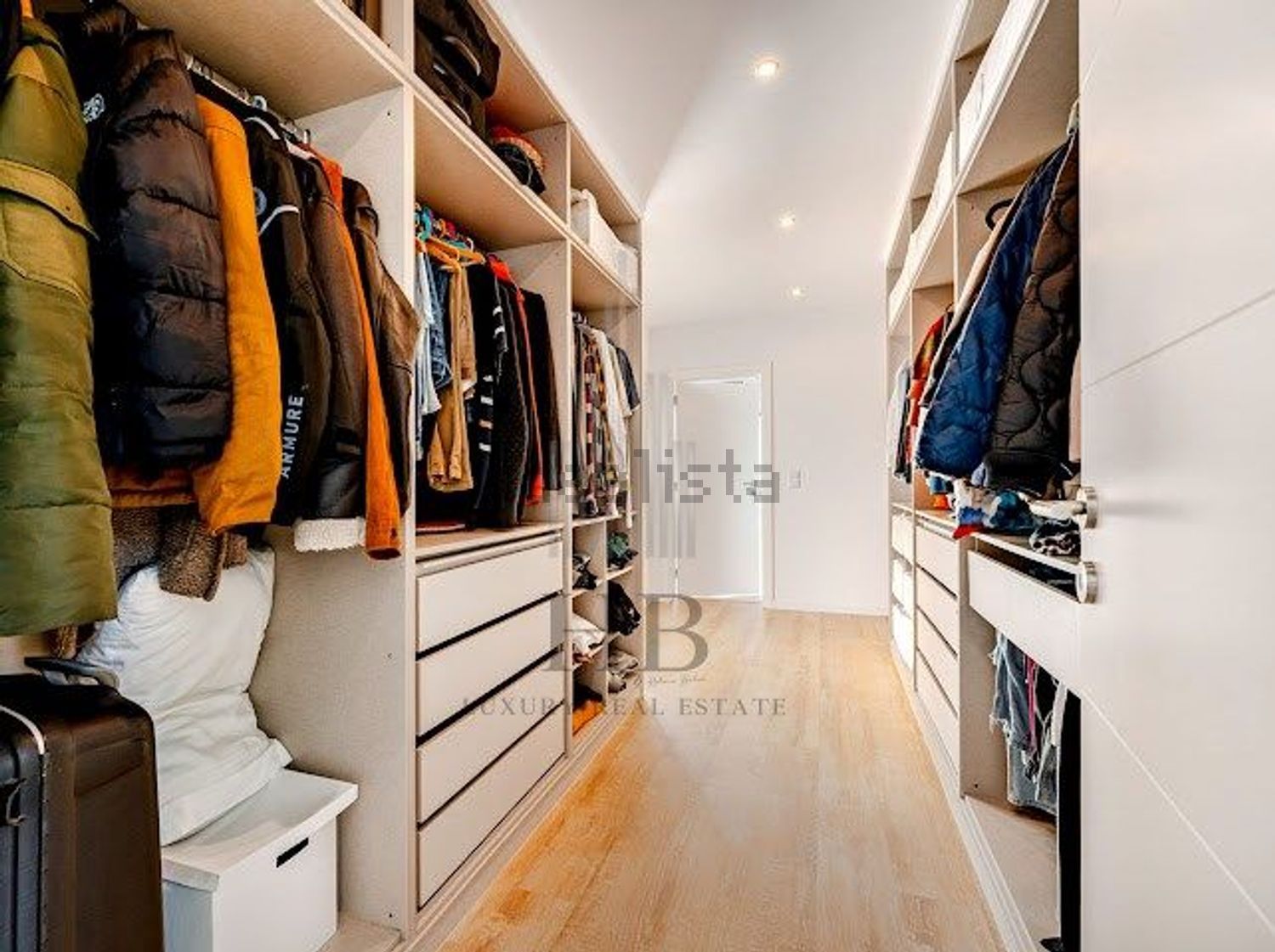 小楼房或独栋别墅出售magoito - 试衣间