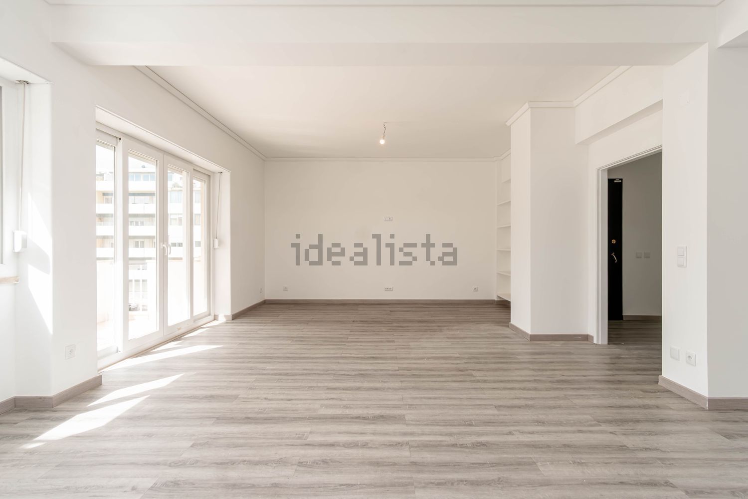 公寓 t3出售在Praça Rainha Santa - 居住