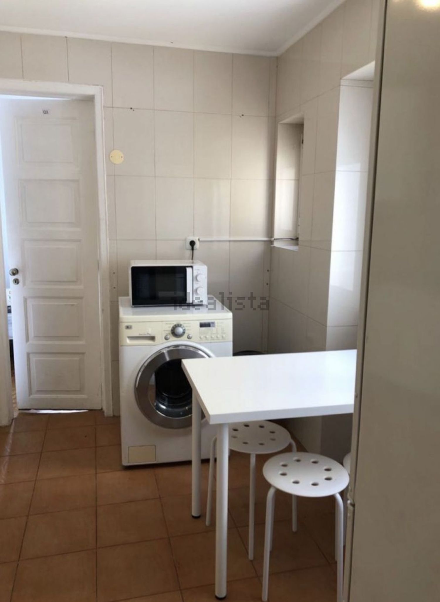 出租房间在Rua Cândido Figueiredo - 厨房