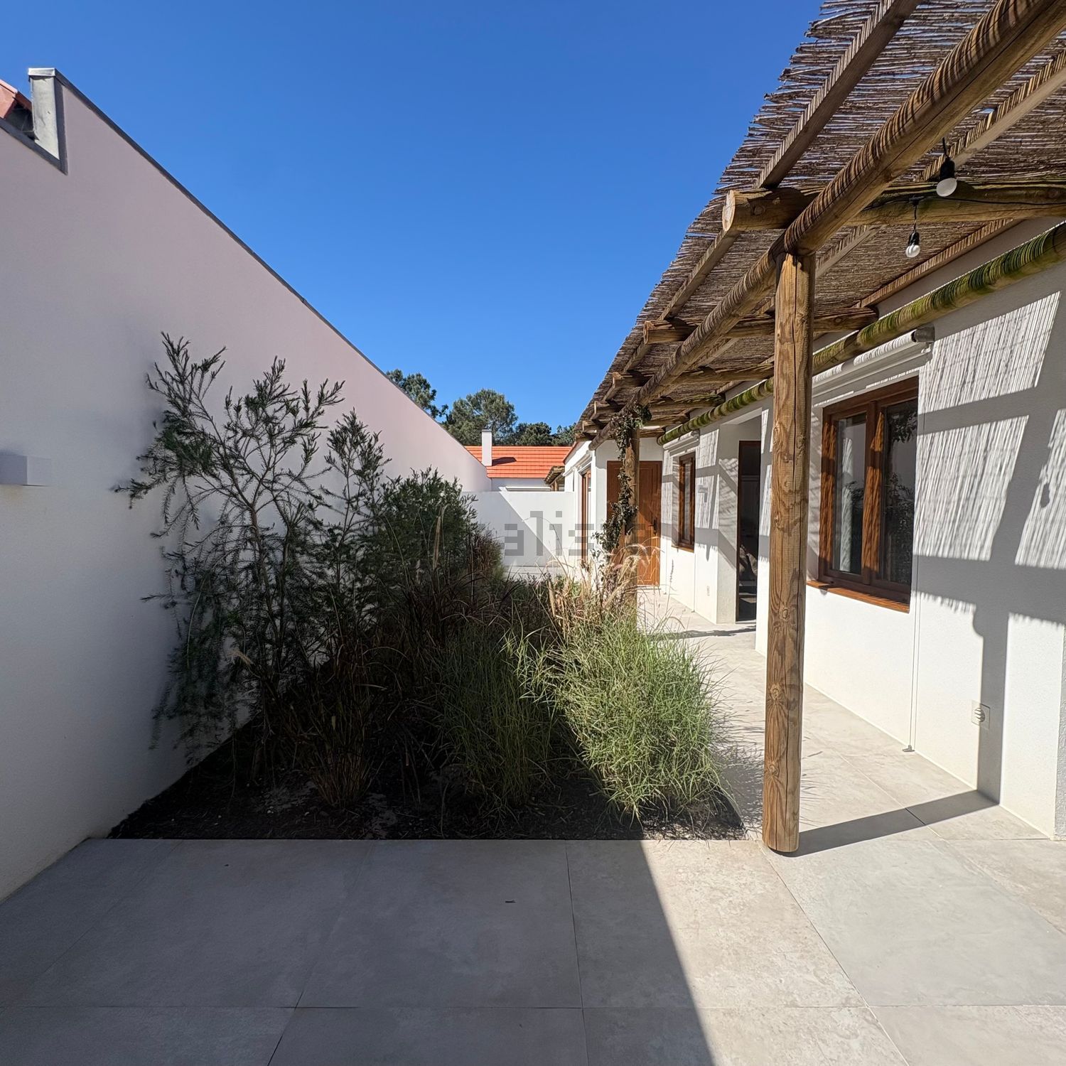 小楼房或独栋别墅出售在Rua da Eira - 外立面