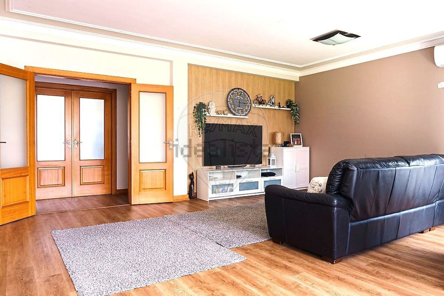 小楼房或独栋别墅出售在Rua Fernando Piteira Santos - 客厅