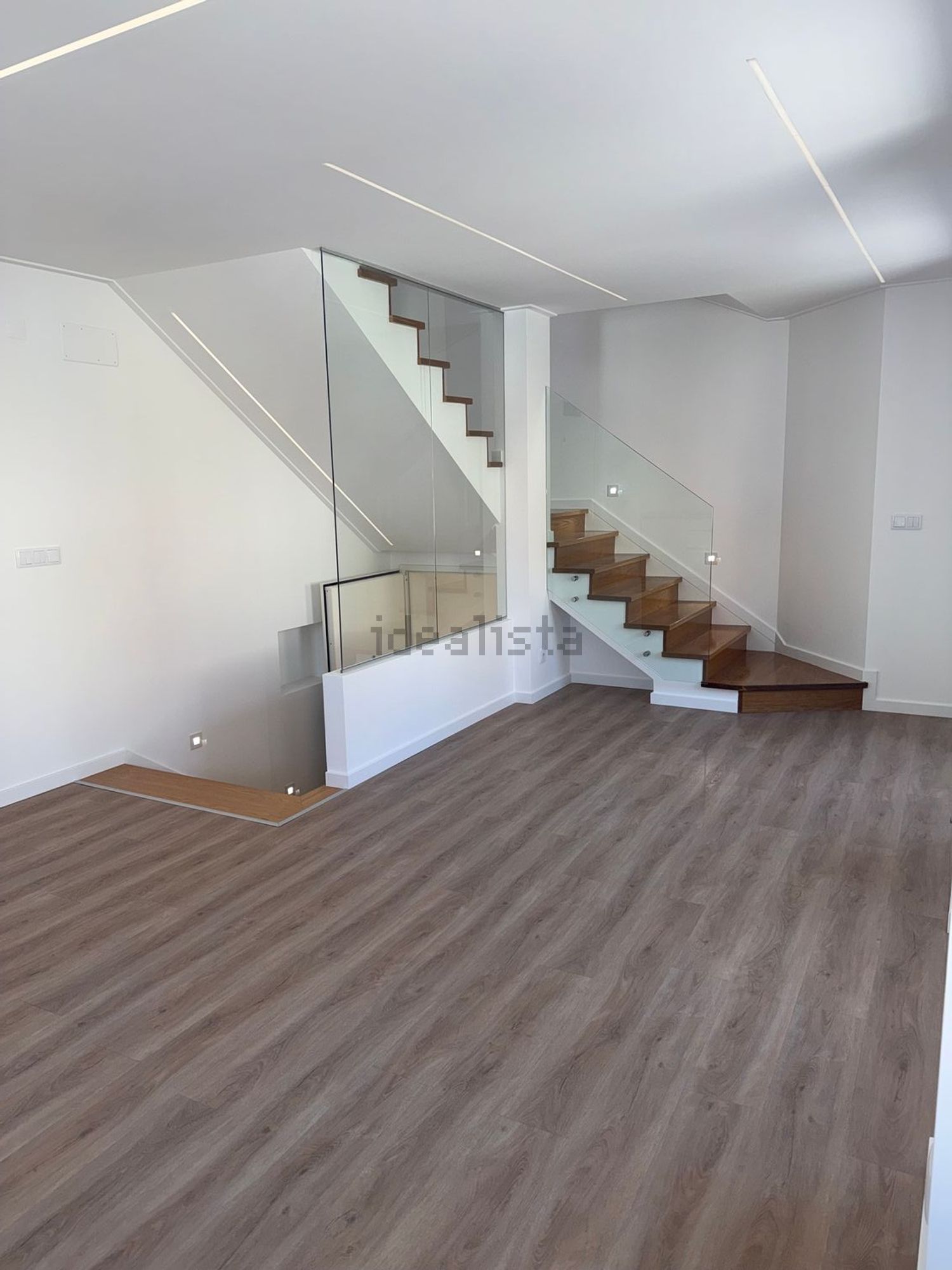 出租复式公寓在Rua Cândido dos Reis, 10 - 详情