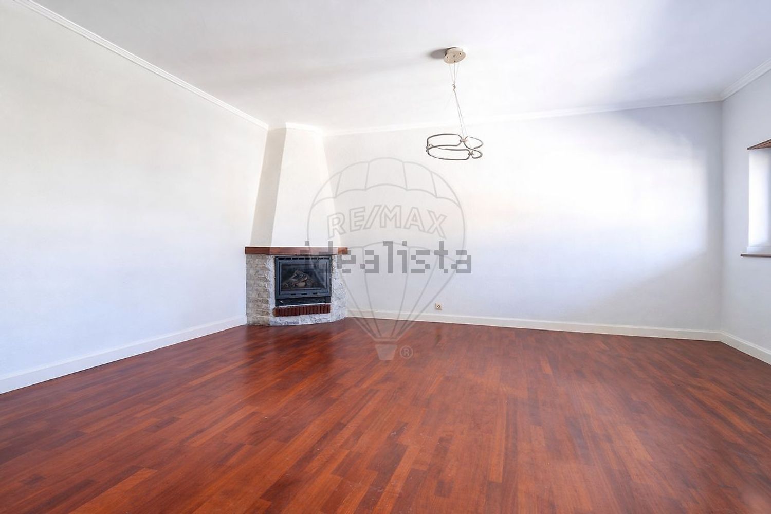 小楼房或独栋别墅出售在Rua António Sérgio - 居住