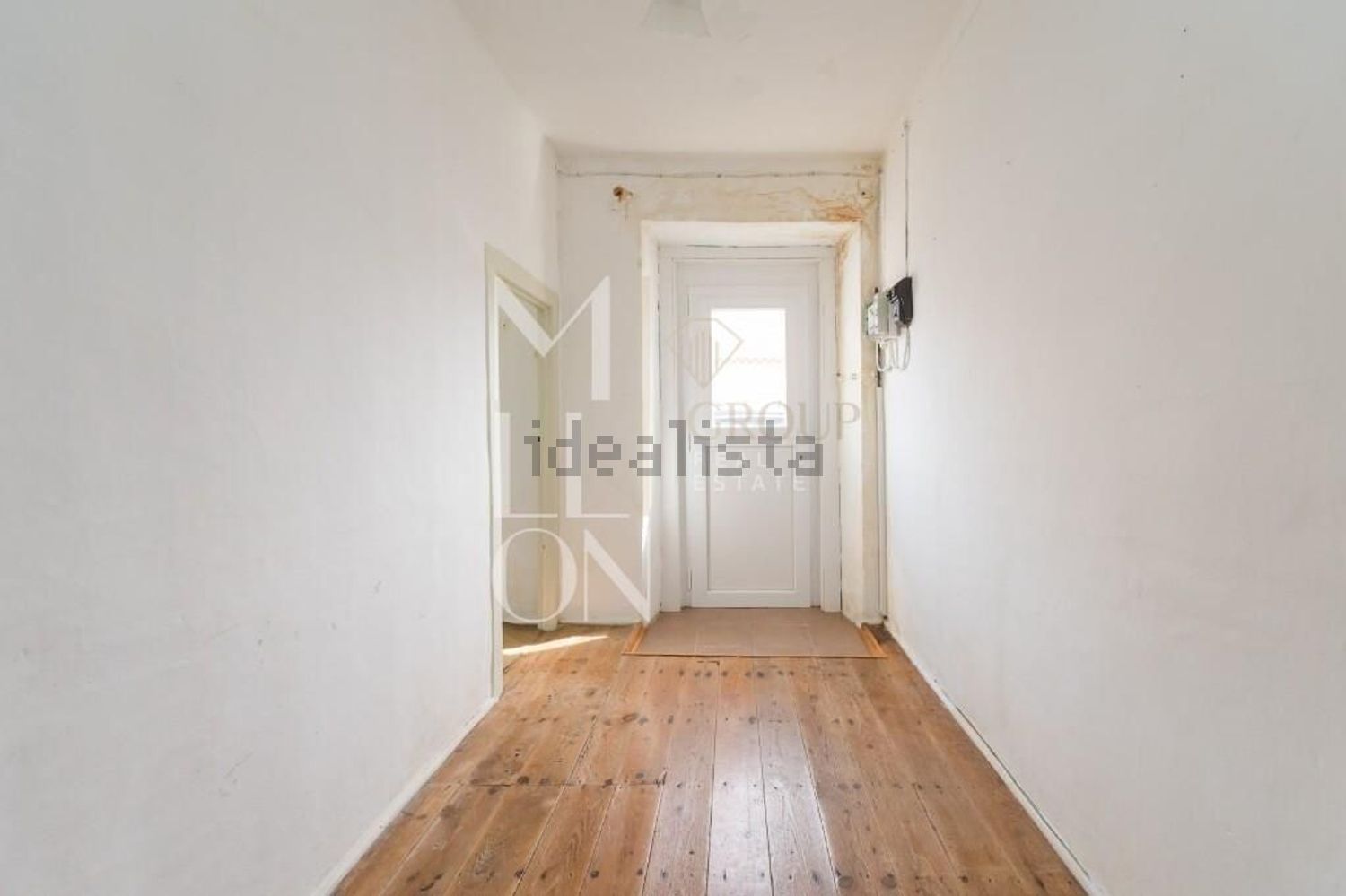 双拼别墅出售在Rua Combatentes da Grande Guerra s/n - 过道