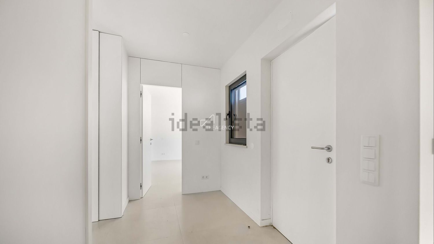 双拼别墅出售在Bairro da Quintinha - 过道