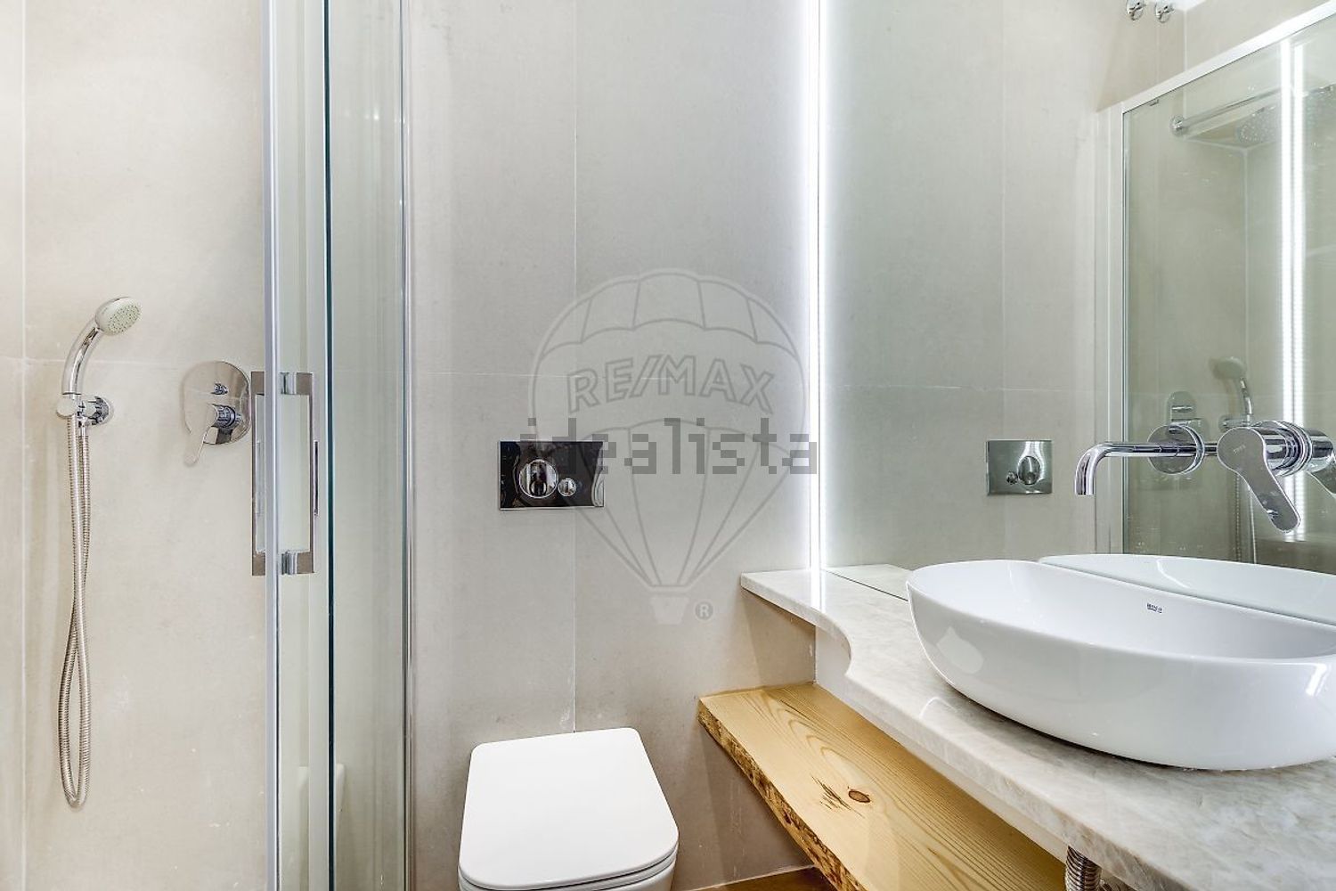 公寓 t1出售在Rua da Oliveirinha - 卫生间