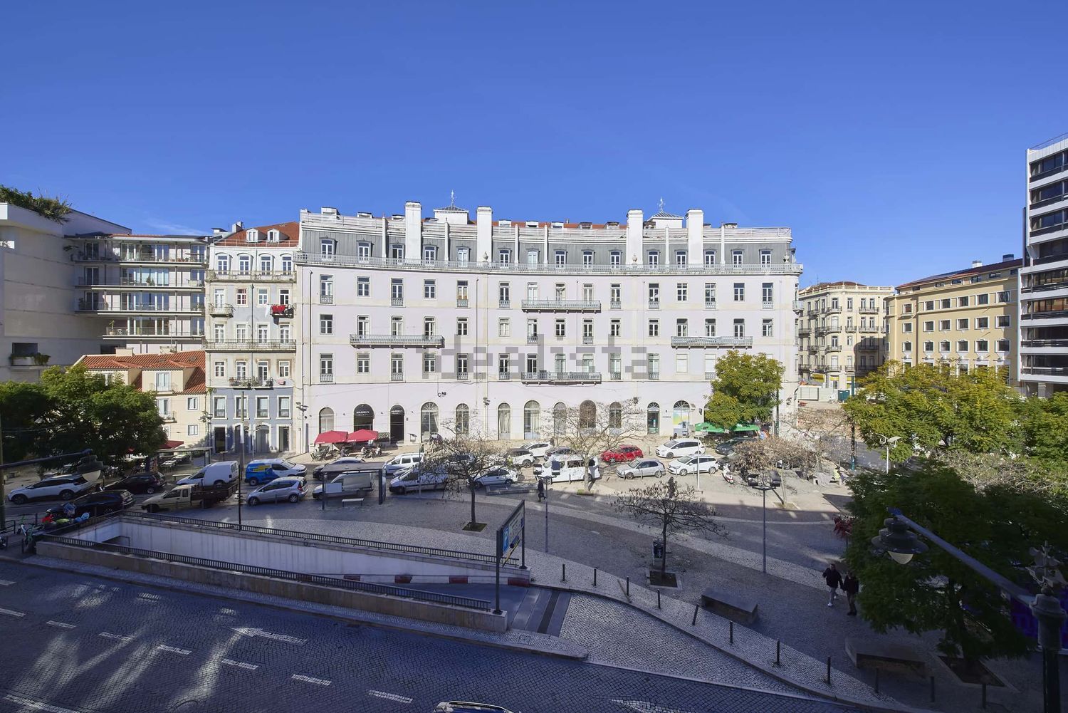 出租房间在Largo Vitorino Damásio, 2 - 视线