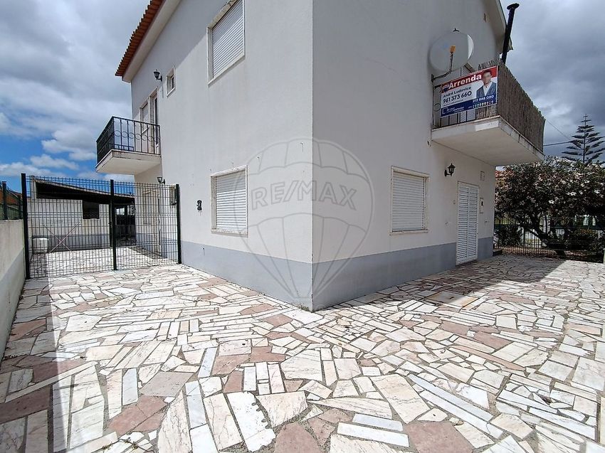 出租小楼房或独栋别墅在Rua José Malhoa