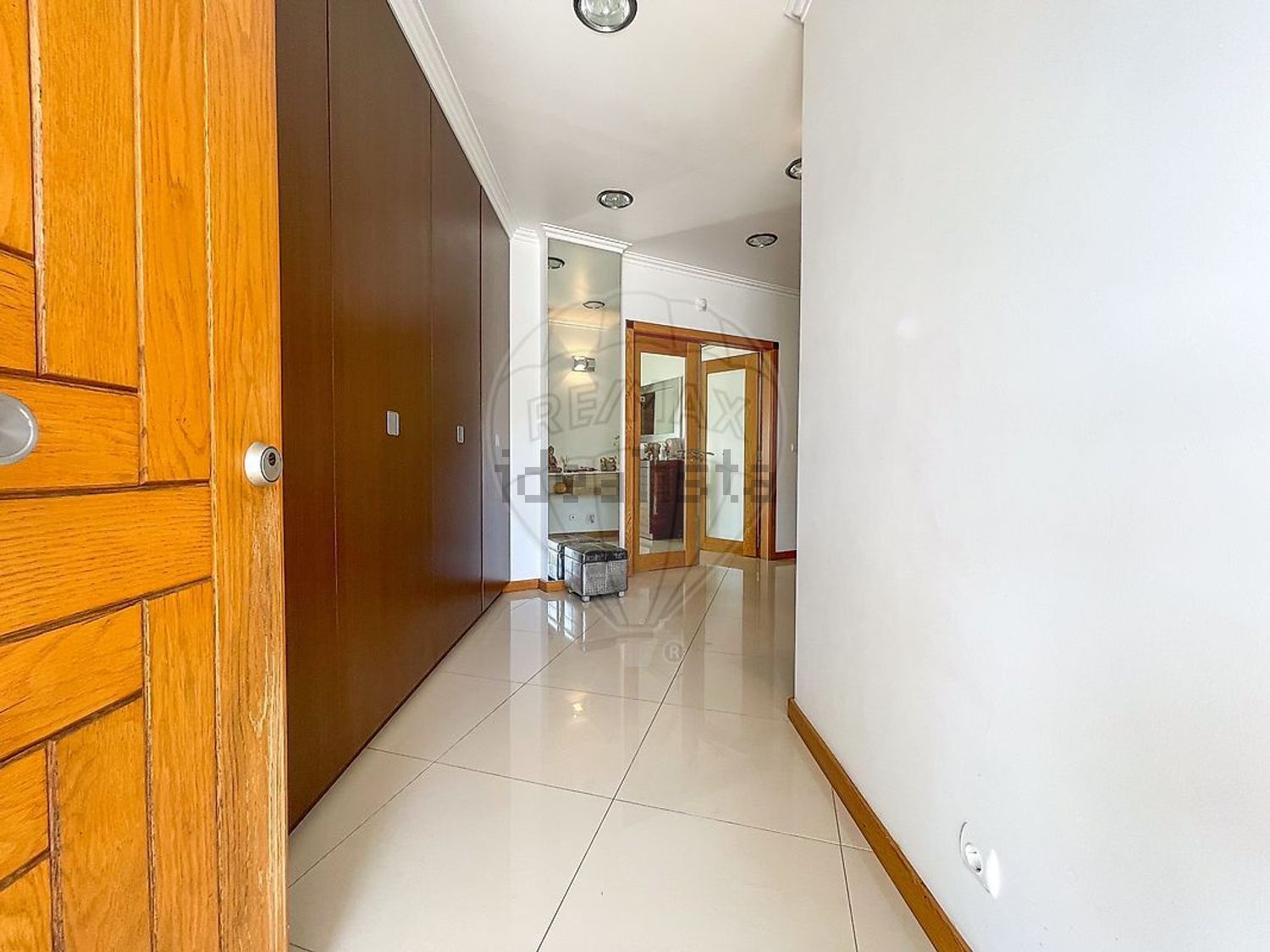 小楼房或独栋别墅出售在Rua Adriano Correia de Oliveira - 过道