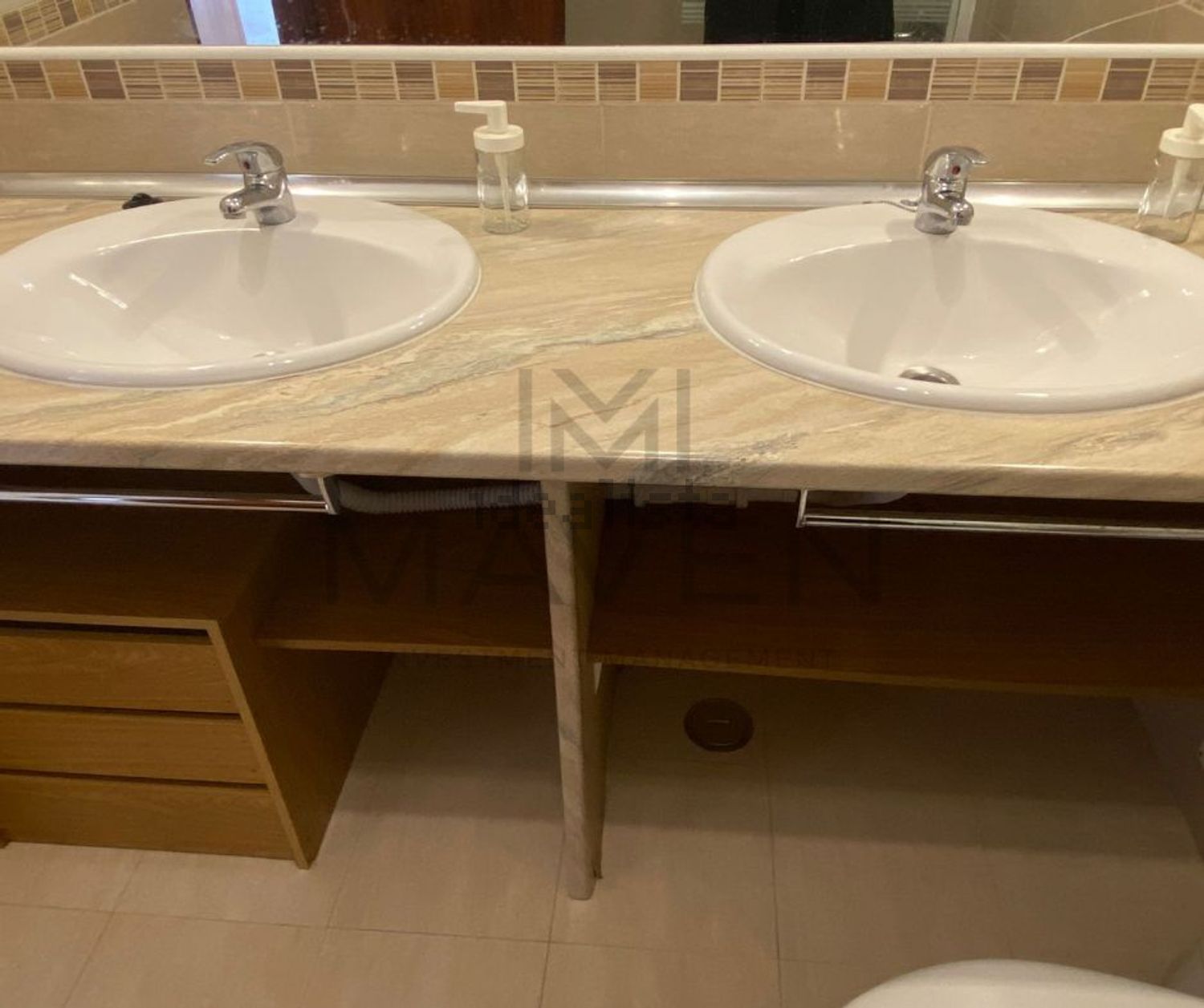 出租顶层公寓在Avenida Professor Rui Luís Gomes - 卫生间