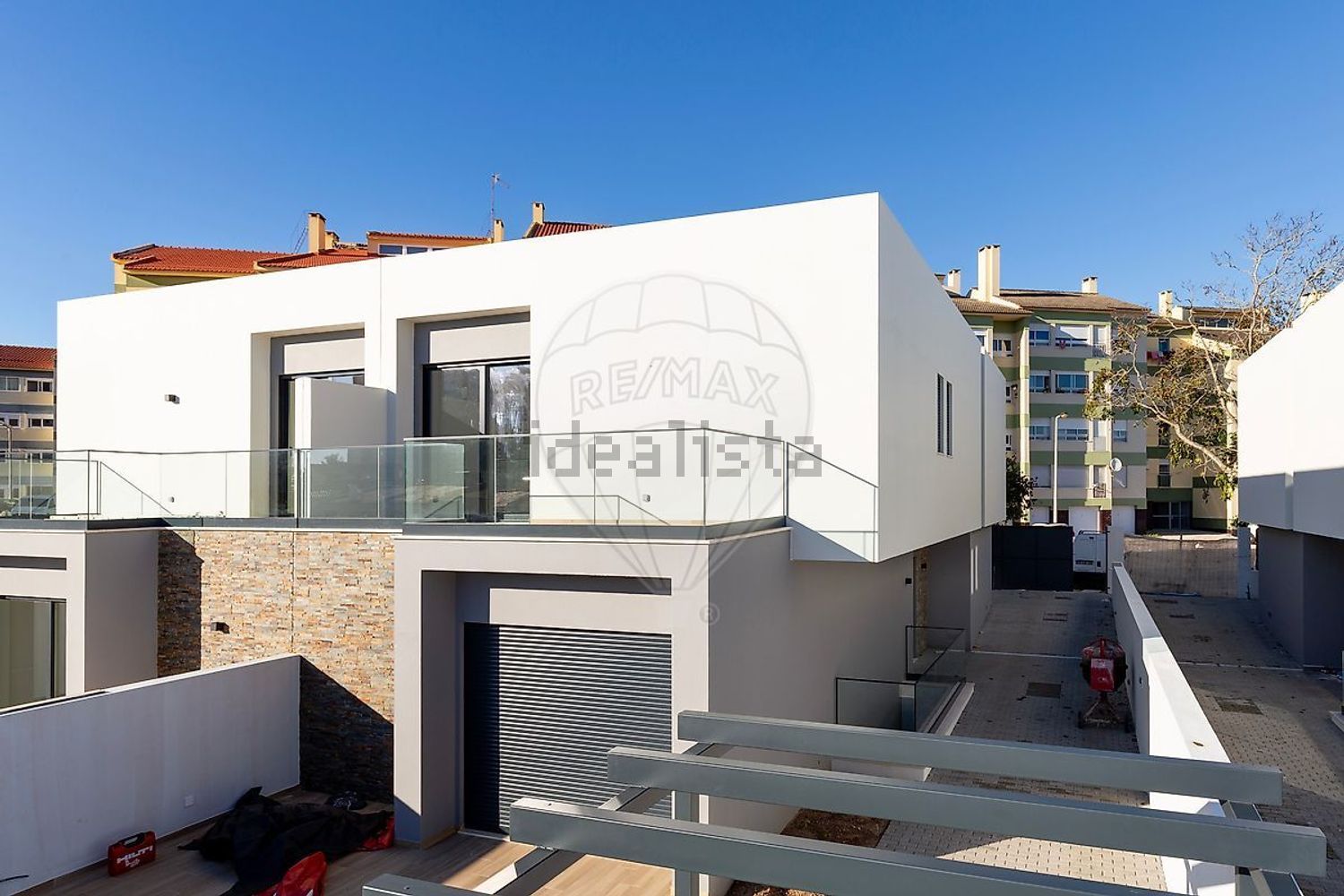 小楼房或独栋别墅出售在Rua Douro - 外立面