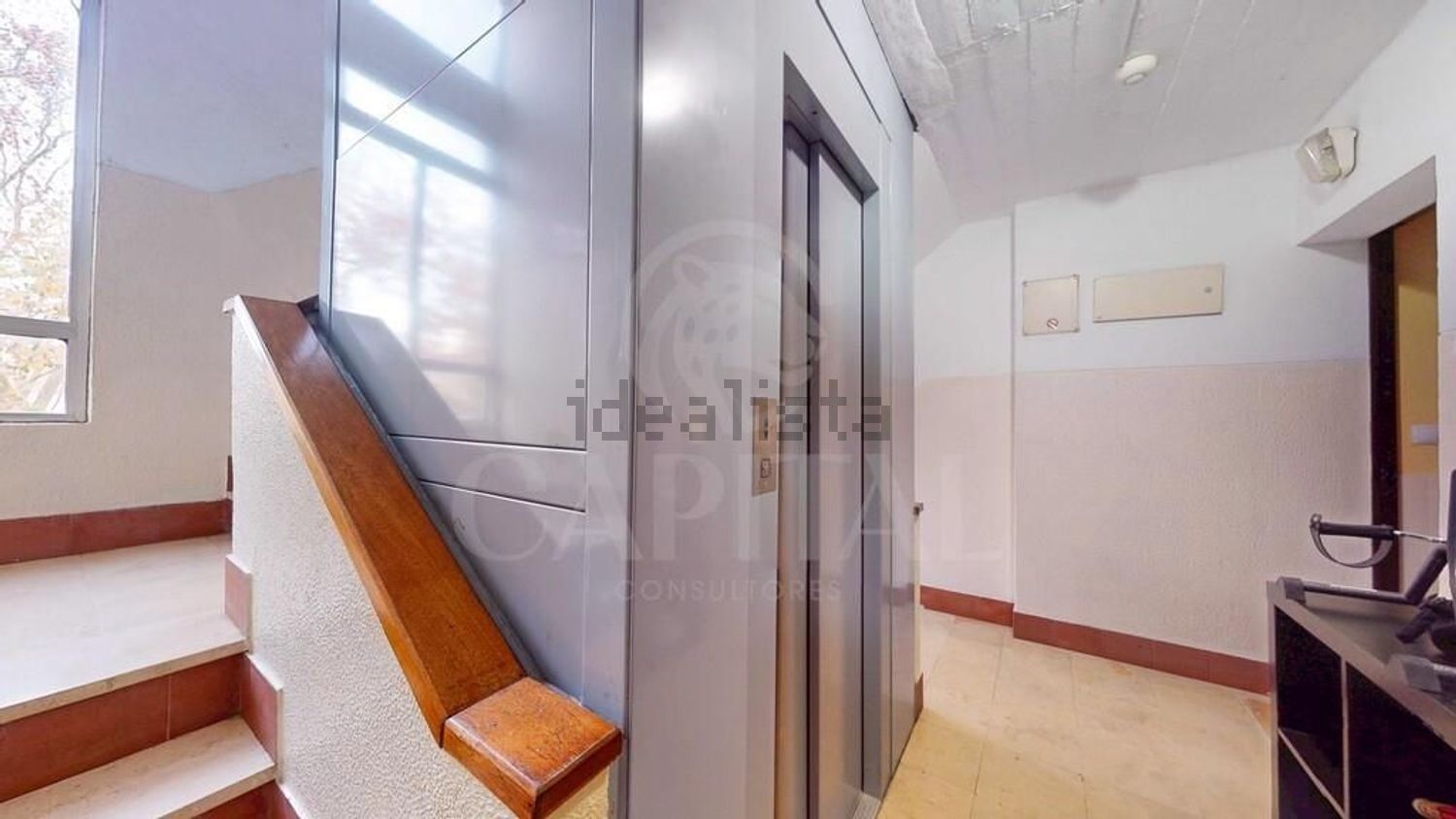 公寓 t3出售在Estrada de Benfica - 过道