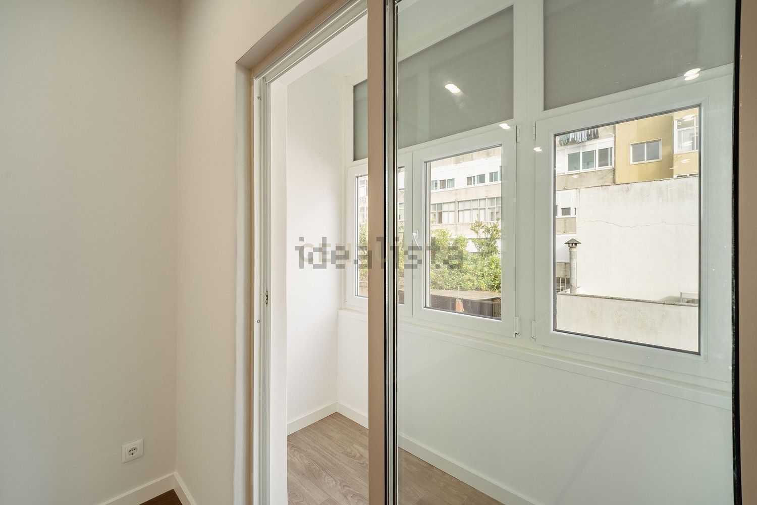 公寓 t2出售在Rua Luís António Verney, 27 - 照片