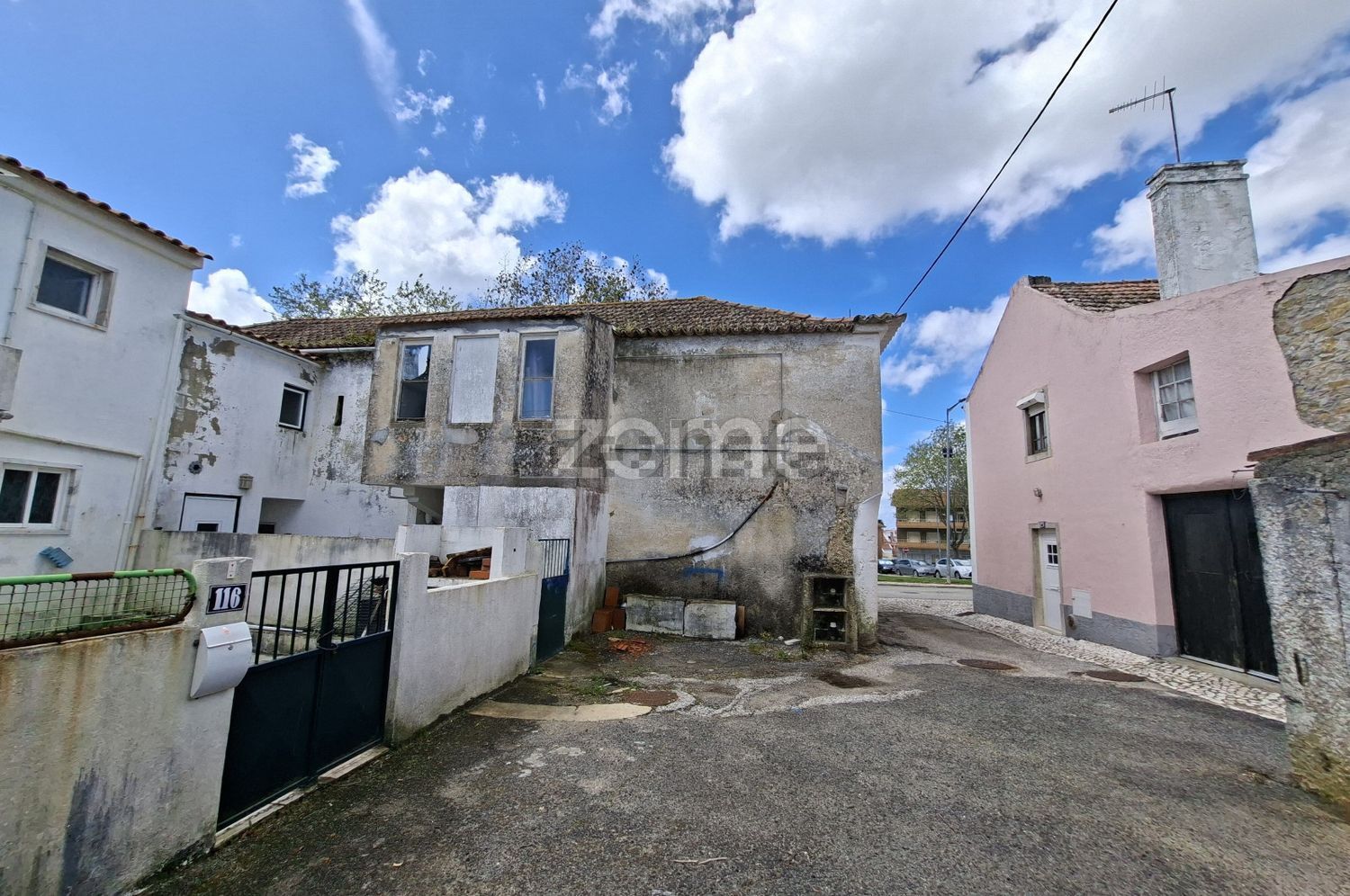 小楼房或独栋别墅出售在Rua Primeiro de Maio, 112 - 外立面