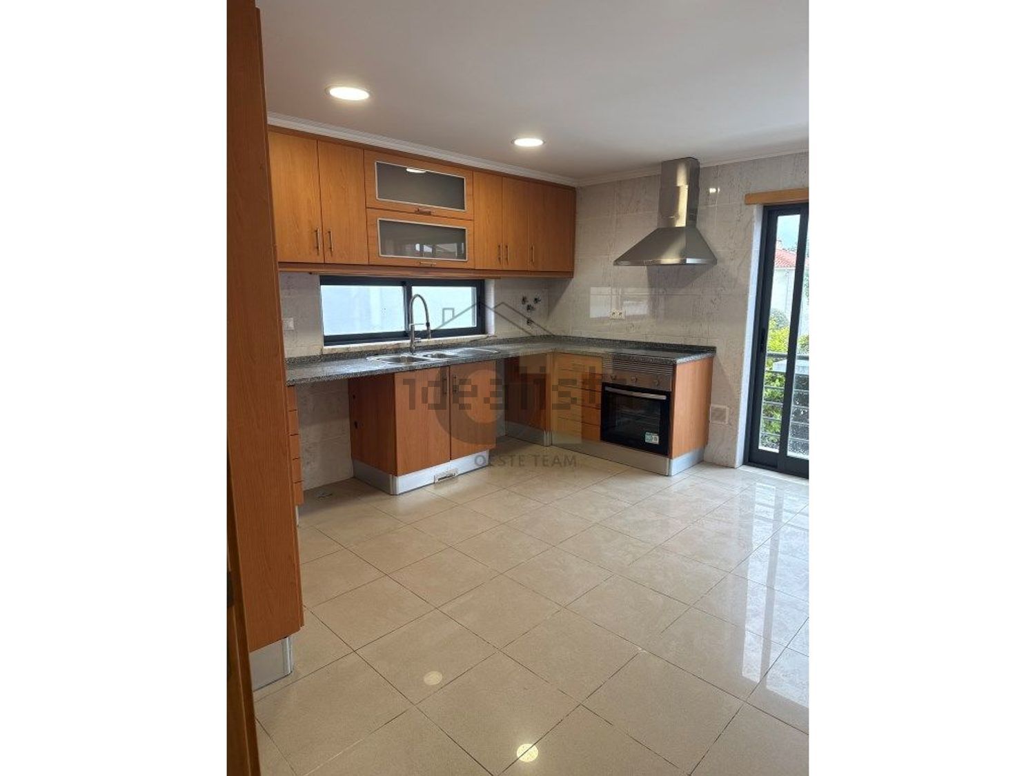 小楼房或独栋别墅出售在Rua Pulido Valente, 14 - 厨房