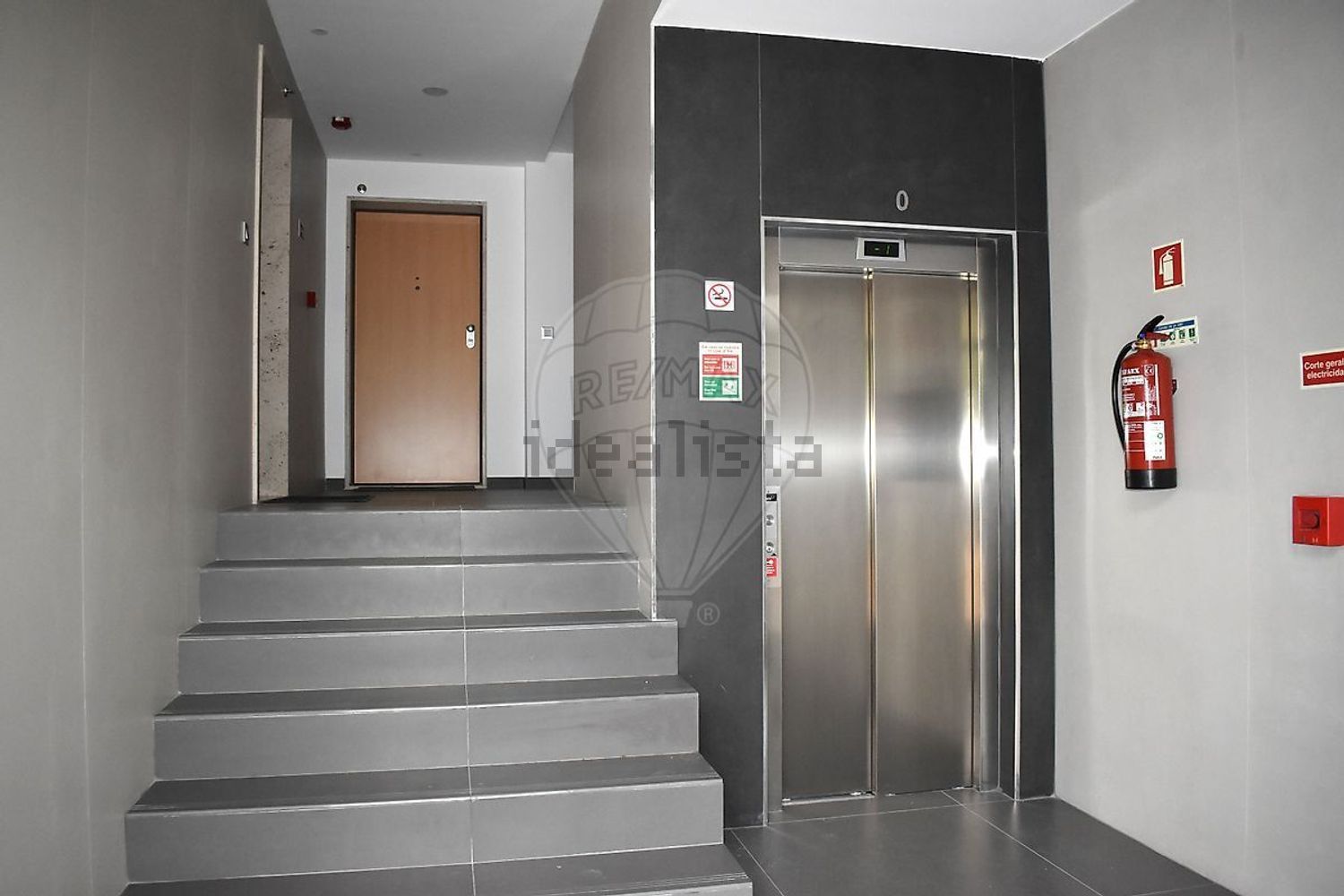 公寓 t2出售在Rua Gago Coutinho e Sacadura Cabral - 详情