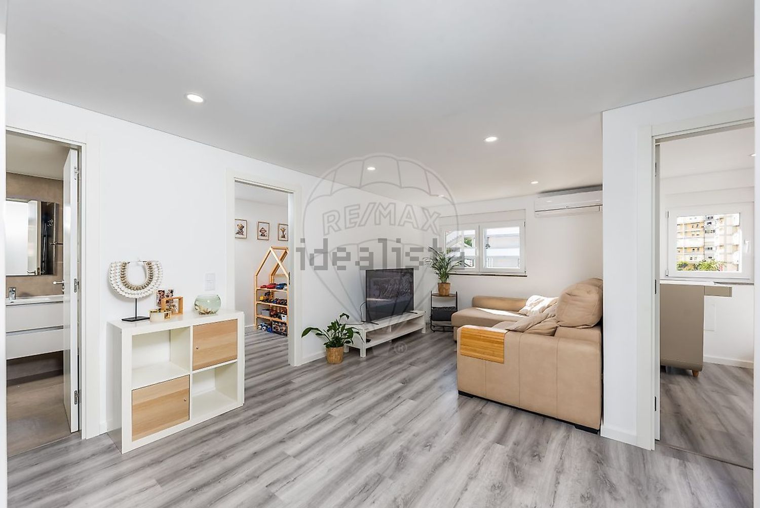 公寓 t3出售在Rua Capitão-Mor Lopes Sequeira - 客厅