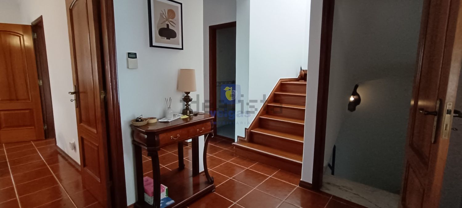 出租小楼房或别墅在Centro - 详情