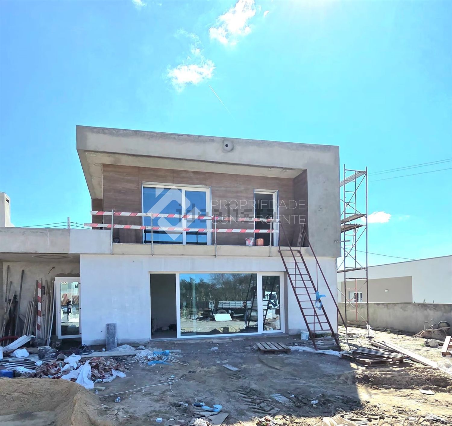 双拼别墅出售在Vendas de Azeitão - 外立面