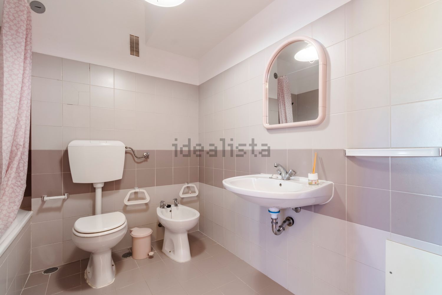 出租公寓 t2在Rua David Mourão Ferreira, 3 - 卫生间