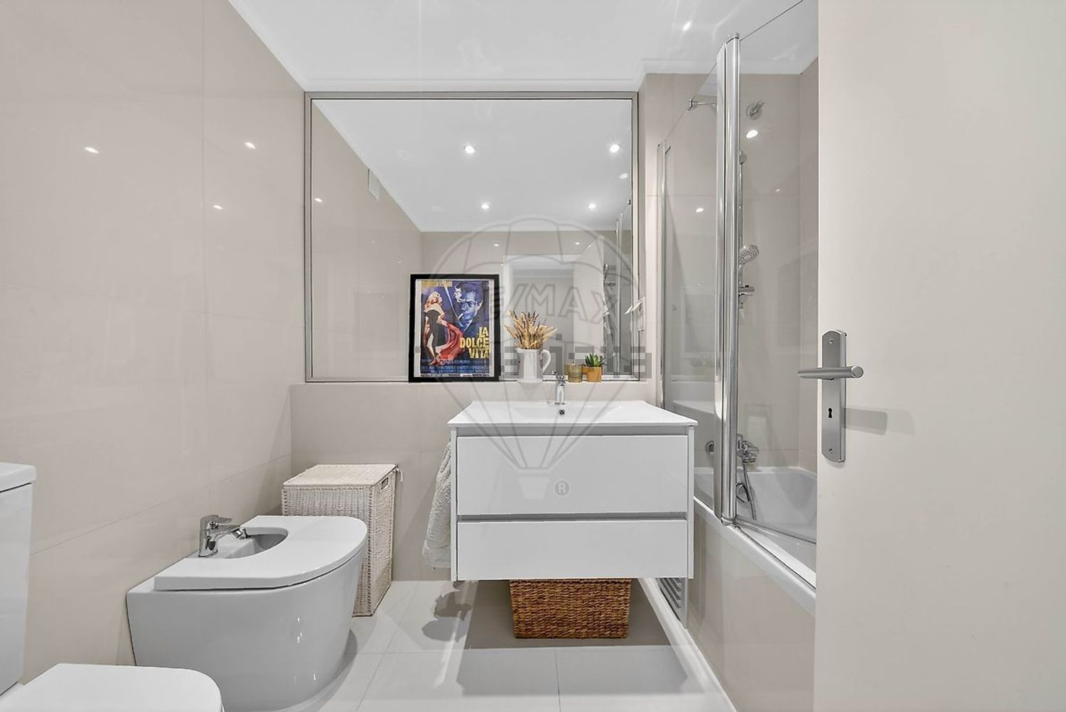 公寓 t3出售在Rua Públia Hortênsia de Castro - 卫生间