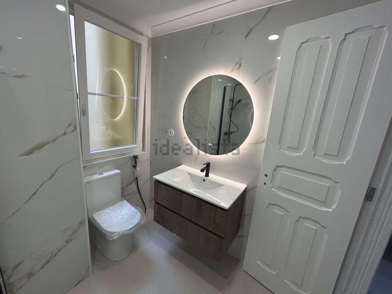 公寓 t3出售在Avenida General Roçadas, 105 - 卫生间