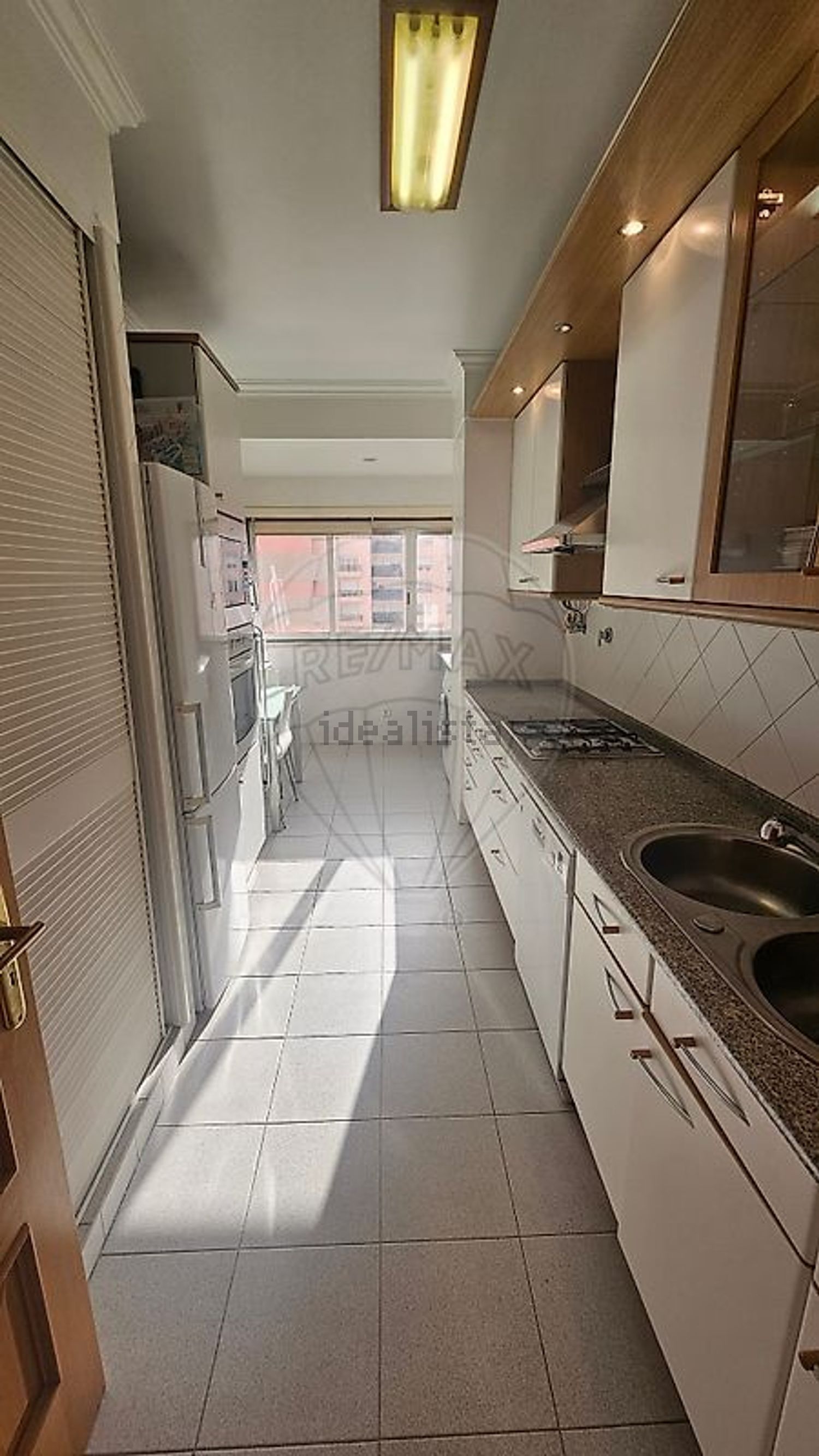 出租公寓 t2在Rua Poeta Bocage - 厨房