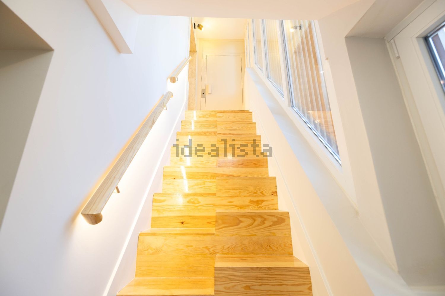 双拼别墅出售在Avenida Doutor Leão de Oliveira - 楼梯