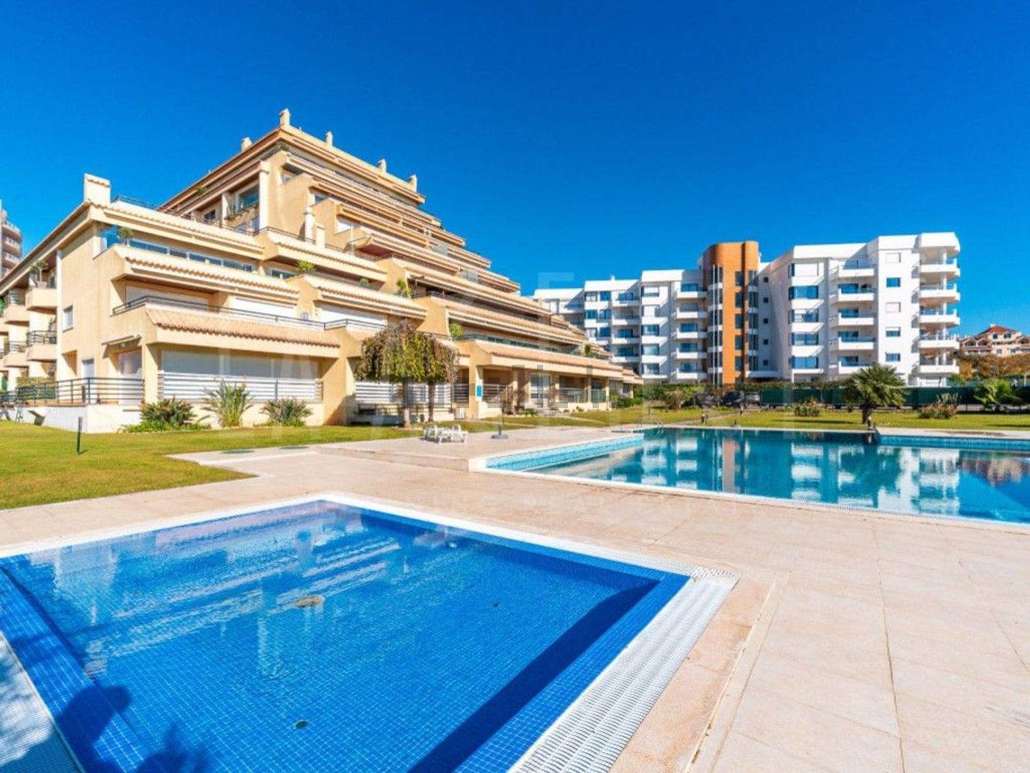 公寓 t1出售在Centro de Cascais - 游泳池